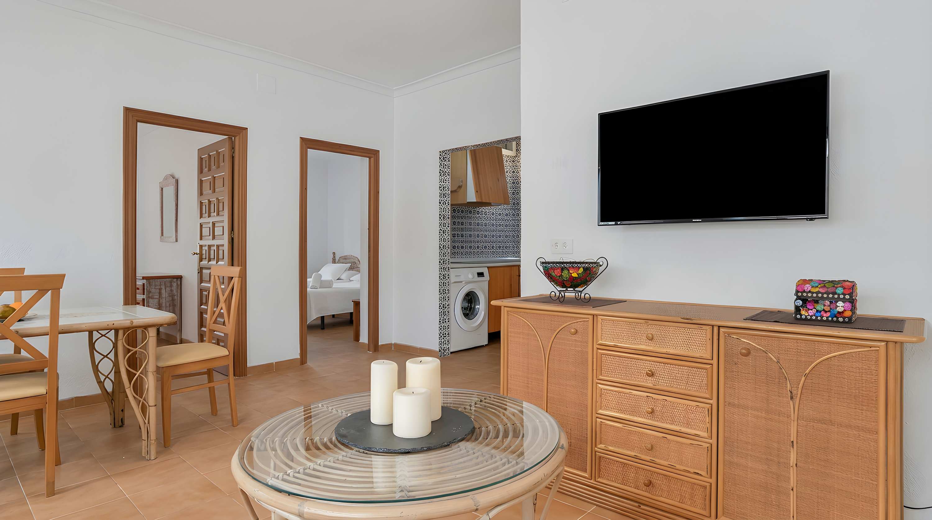 Apartamento accesible en Conil con piscina compartida, parking y jardín privado - image 14