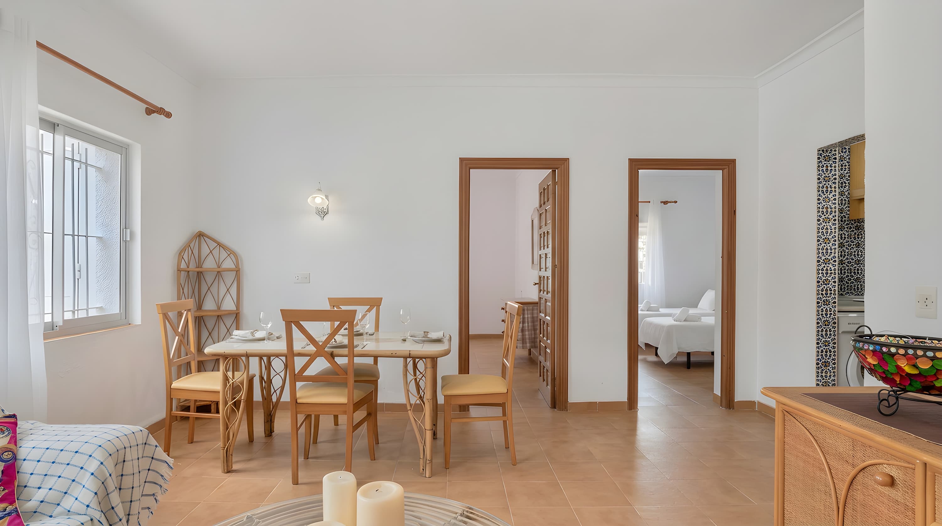 Apartamento accesible en Conil con piscina compartida, parking y jardín privado - image 17
