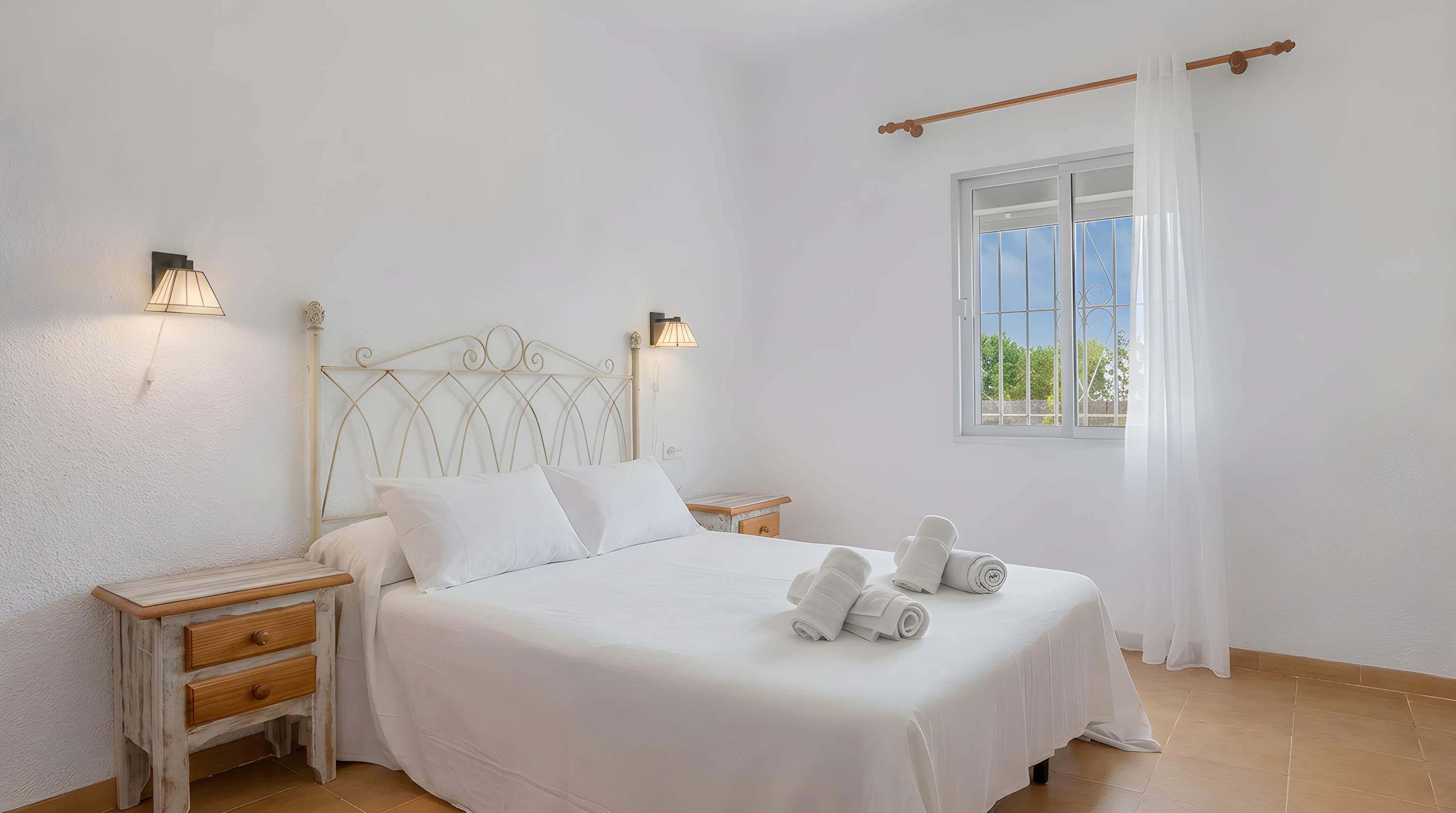 Apartamento accesible en Conil con piscina compartida, parking y jardín privado - image 18