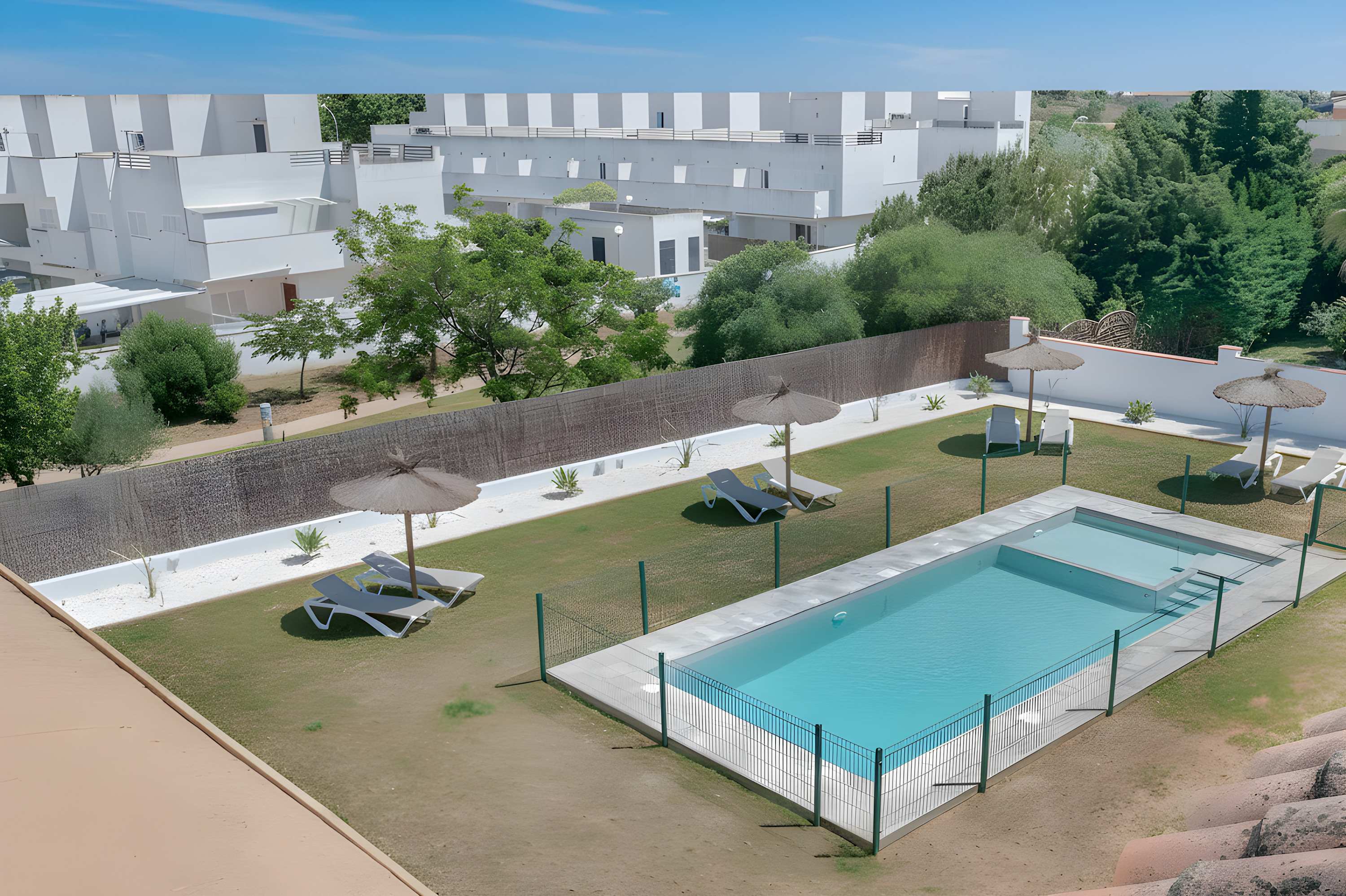 Casa en Conil: apartamento con piscina compartida, jardín y parking privado - image 3