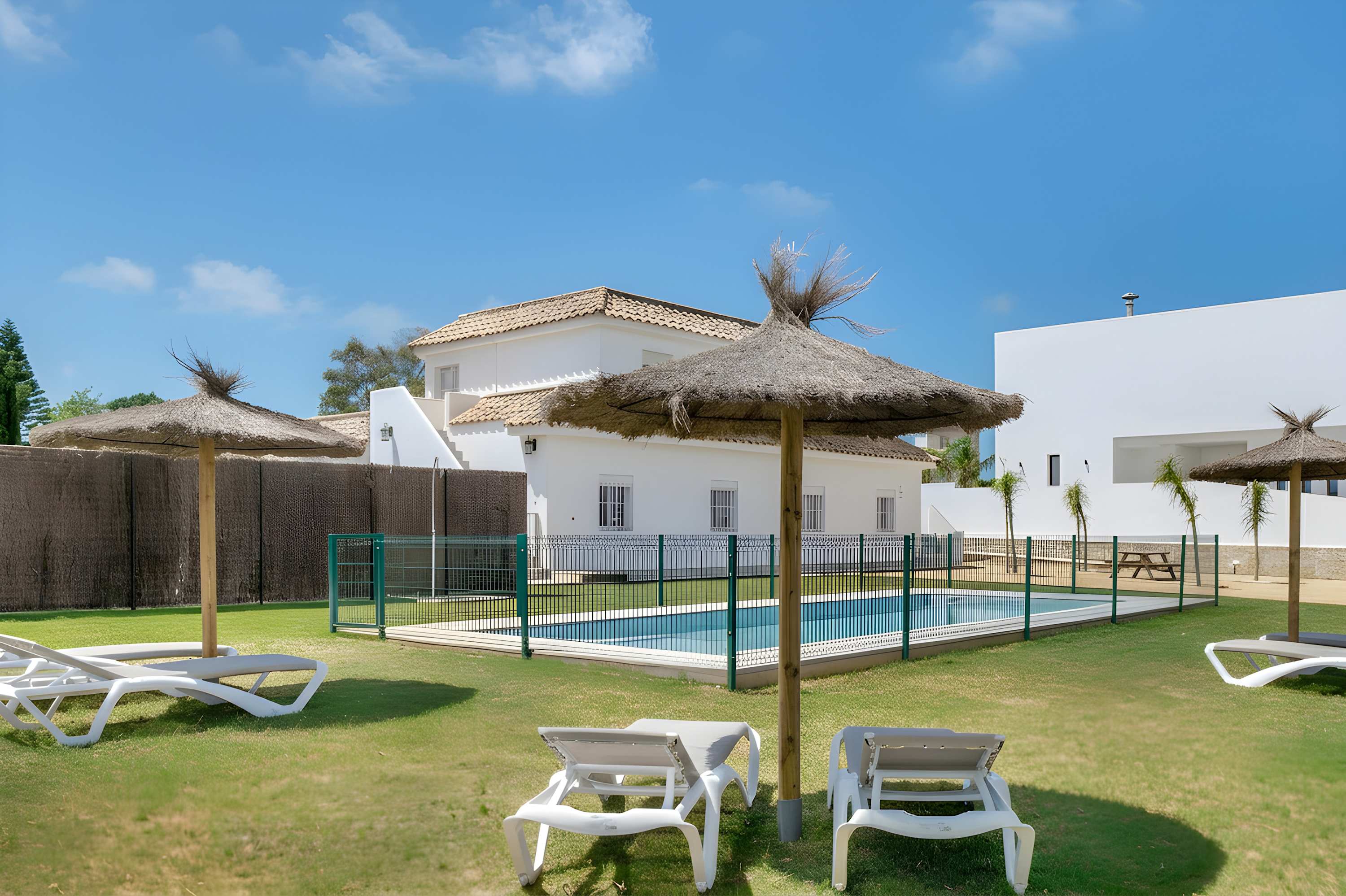 Casa increíble – alojamiento con piscina compartida y WiFi, ideal para familias en Conil - image 18