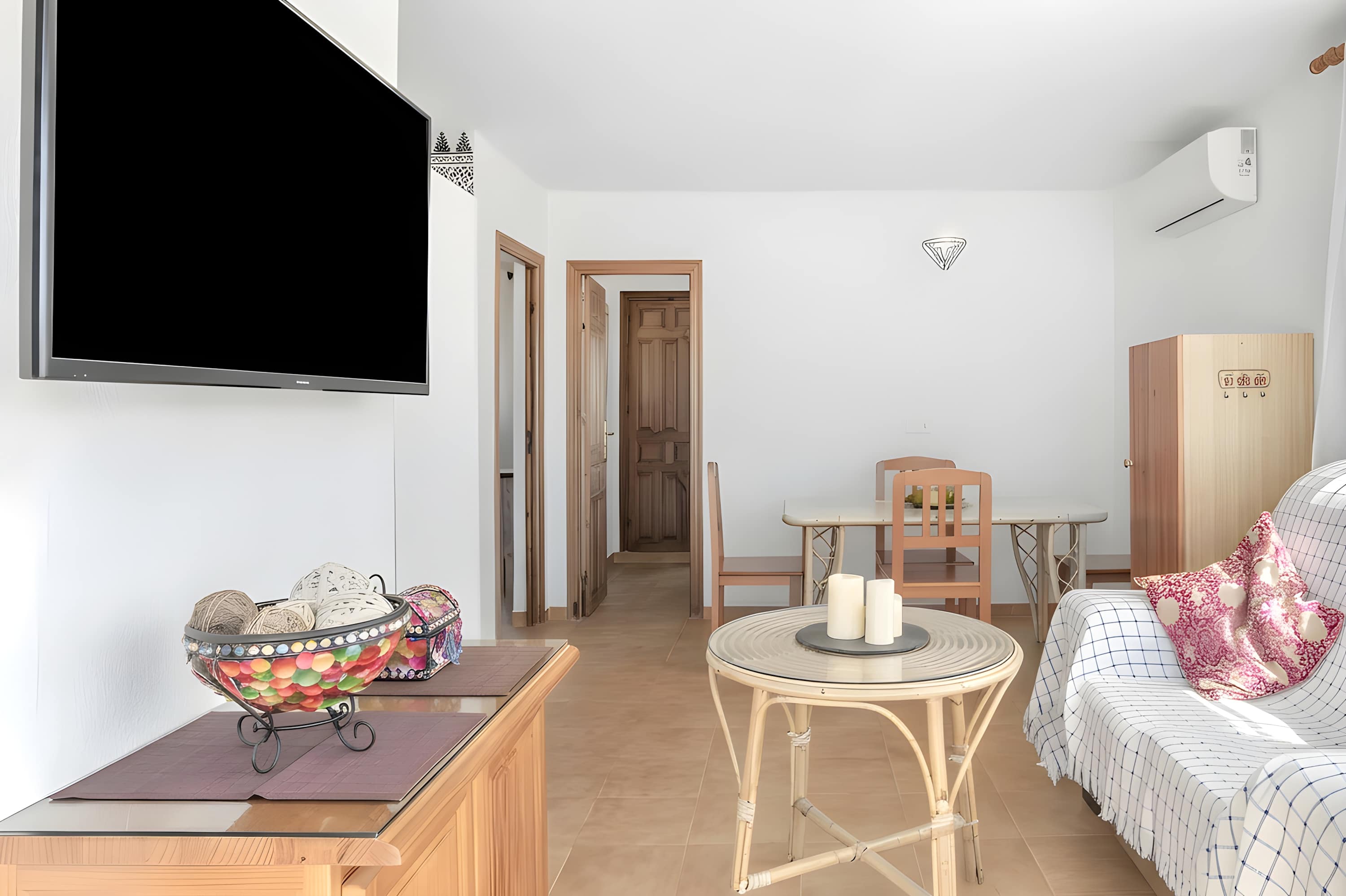 Casa increíble – alojamiento con piscina compartida y WiFi, ideal para familias en Conil - image 4
