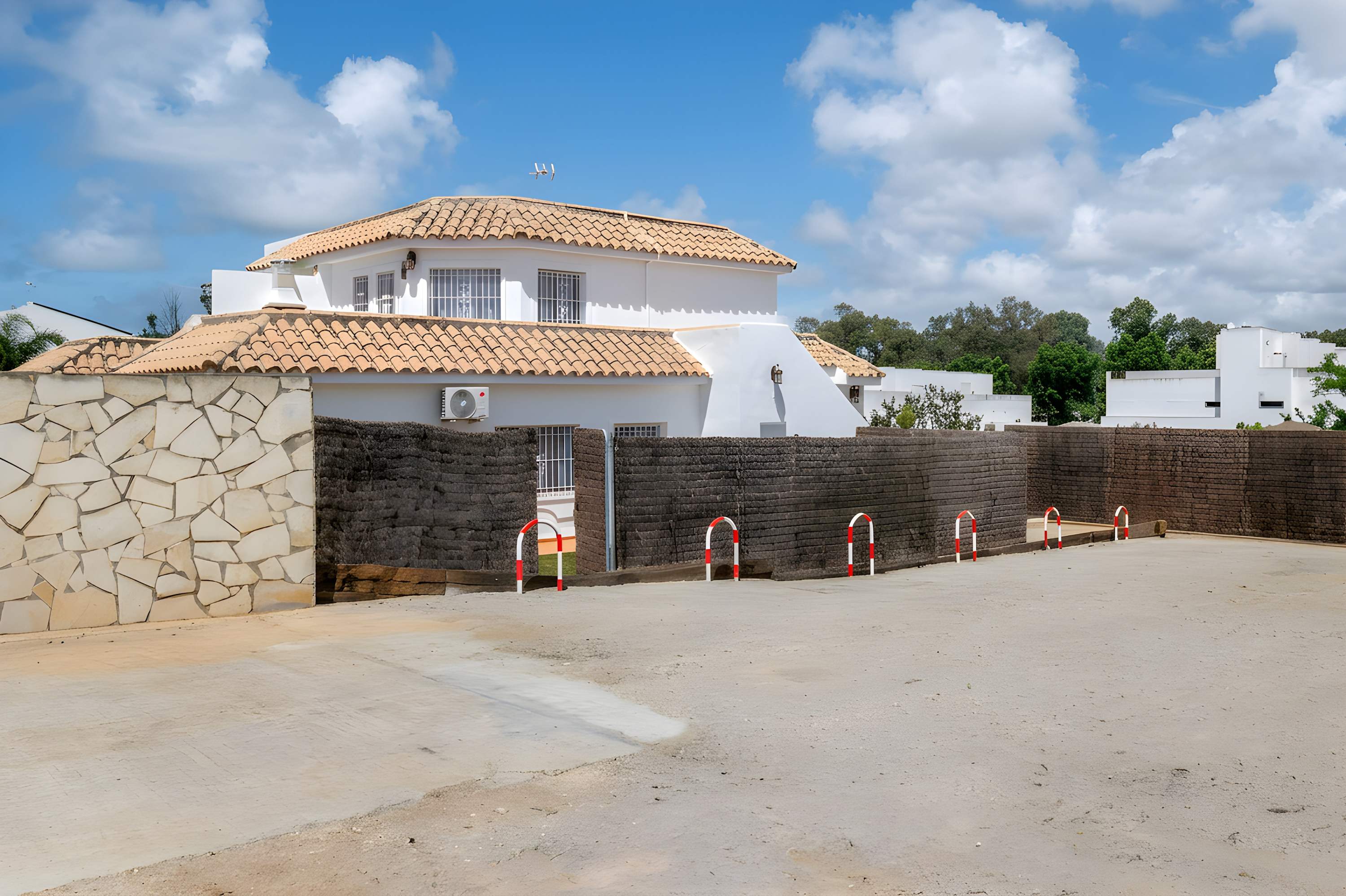 Casa increíble – alojamiento con piscina compartida y WiFi, ideal para familias en Conil - image 21