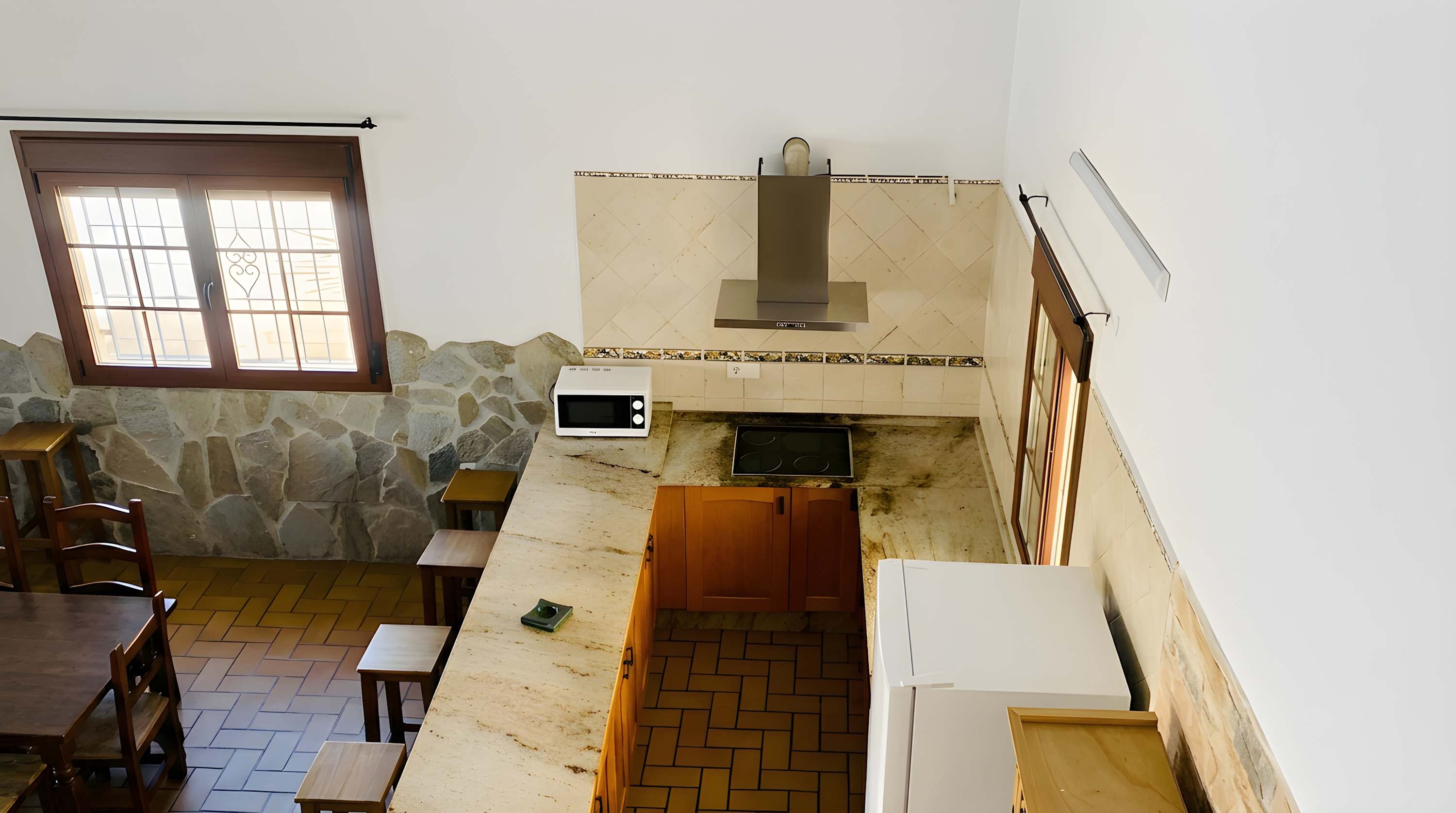 Amplio Chalet con Piscina, Terraza y Barbacoa – Cerca del Mar en Conil - image 16