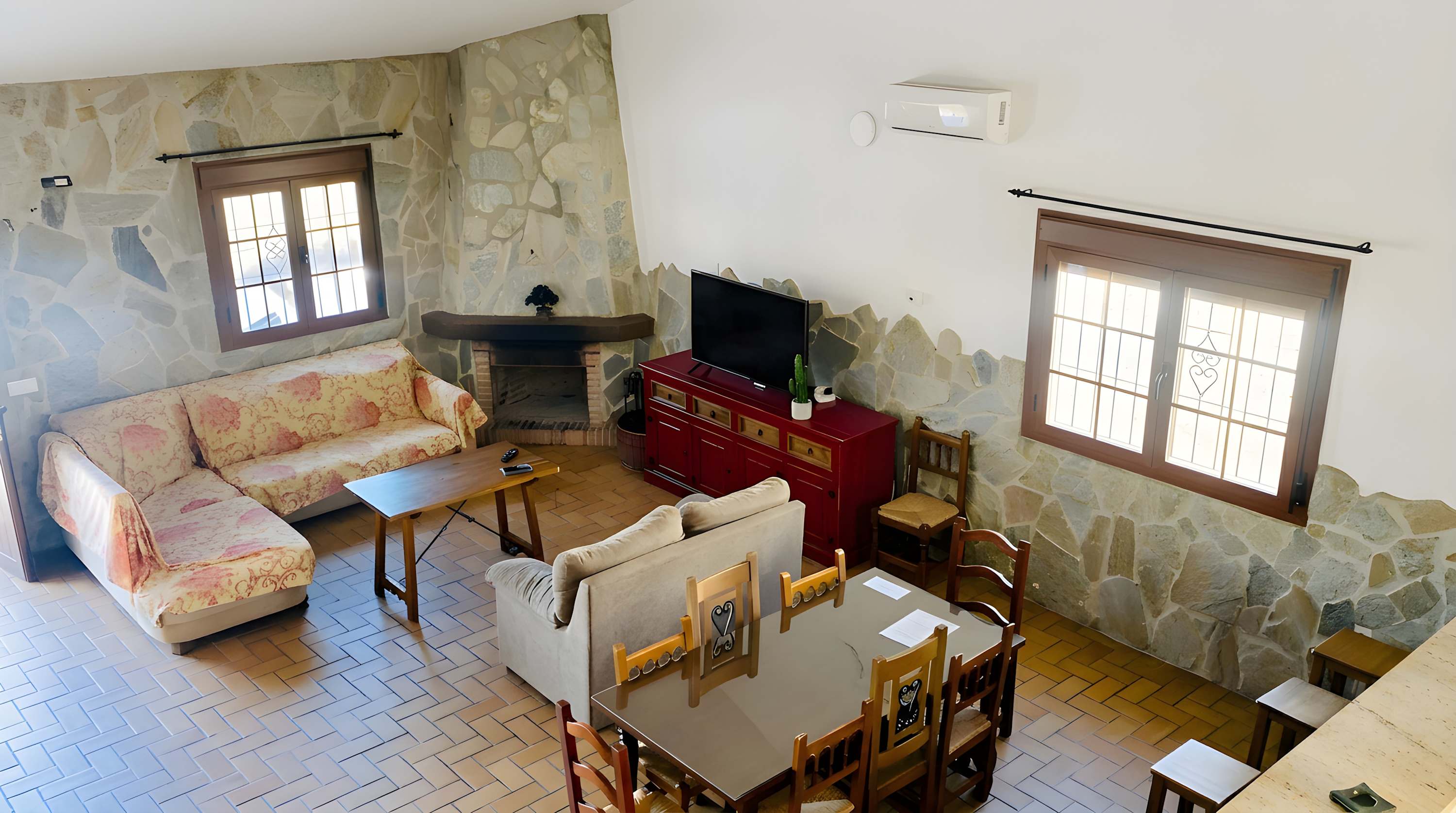 Amplio Chalet con Piscina, Terraza y Barbacoa – Cerca del Mar en Conil - image 9