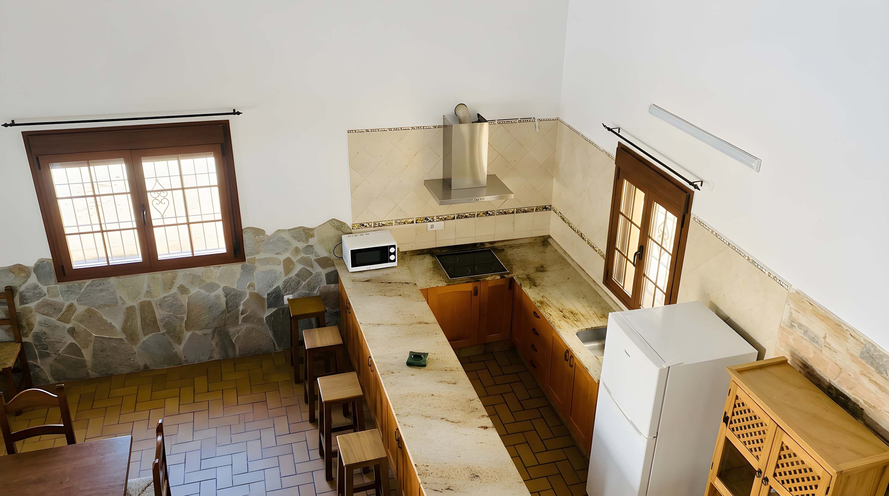Amplio Chalet con Piscina, Terraza y Barbacoa – Cerca del Mar en Conil - image 15