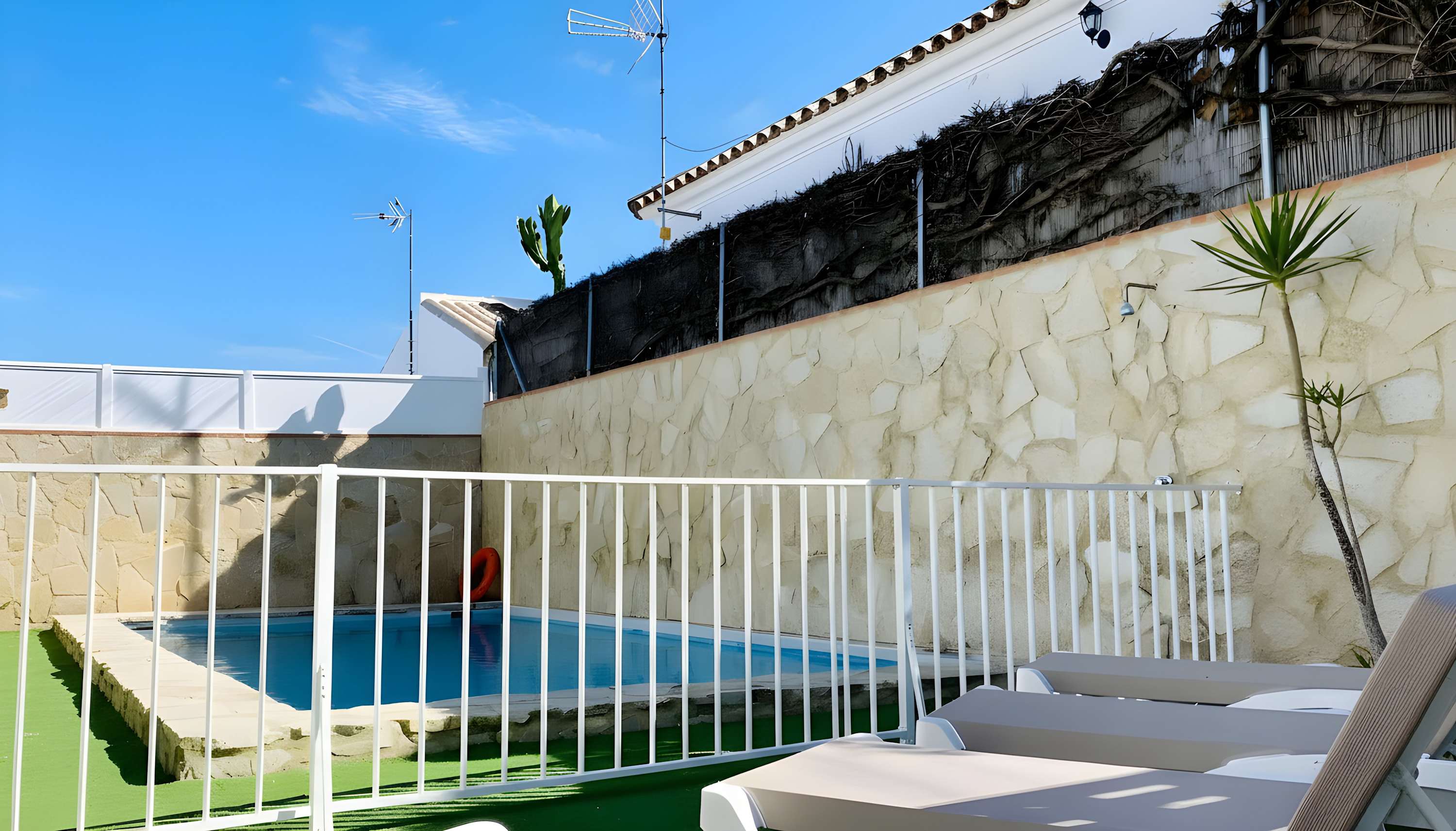 Amplio Chalet con Piscina, Terraza y Barbacoa – Cerca del Mar en Conil - image 3