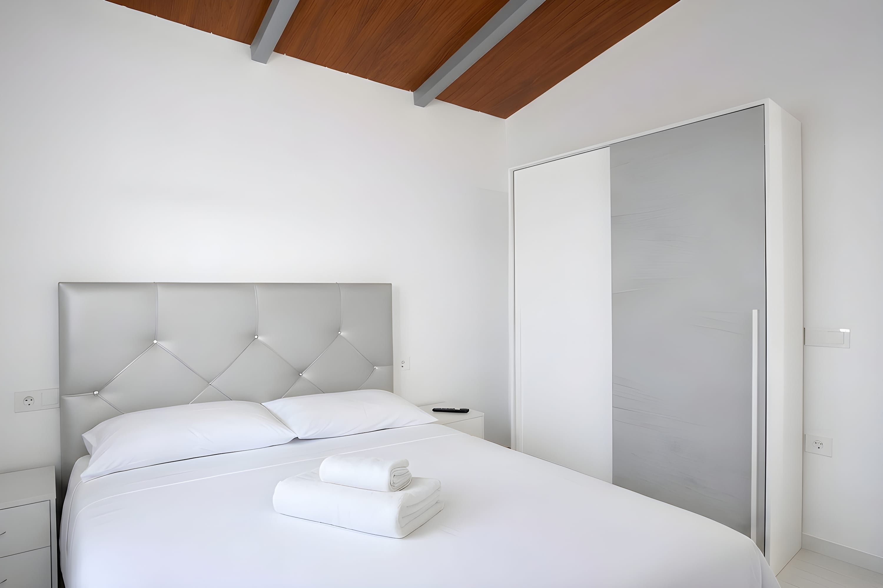 Encantador Chalet con Piscina y Terraza Soleada cerca del Mar en Conil - image 18