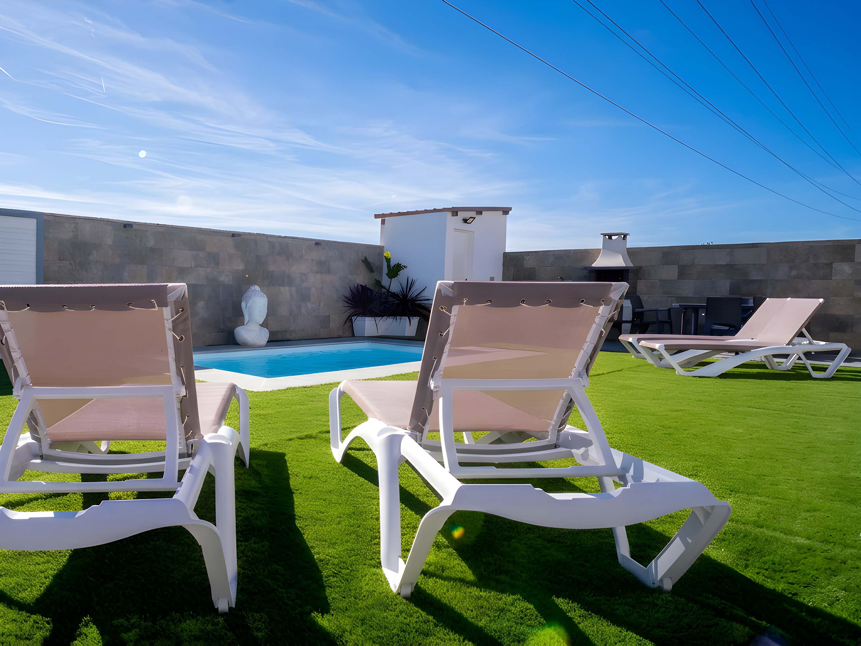 Encantador Chalet con Piscina y Terraza Soleada cerca del Mar en Conil - image 19