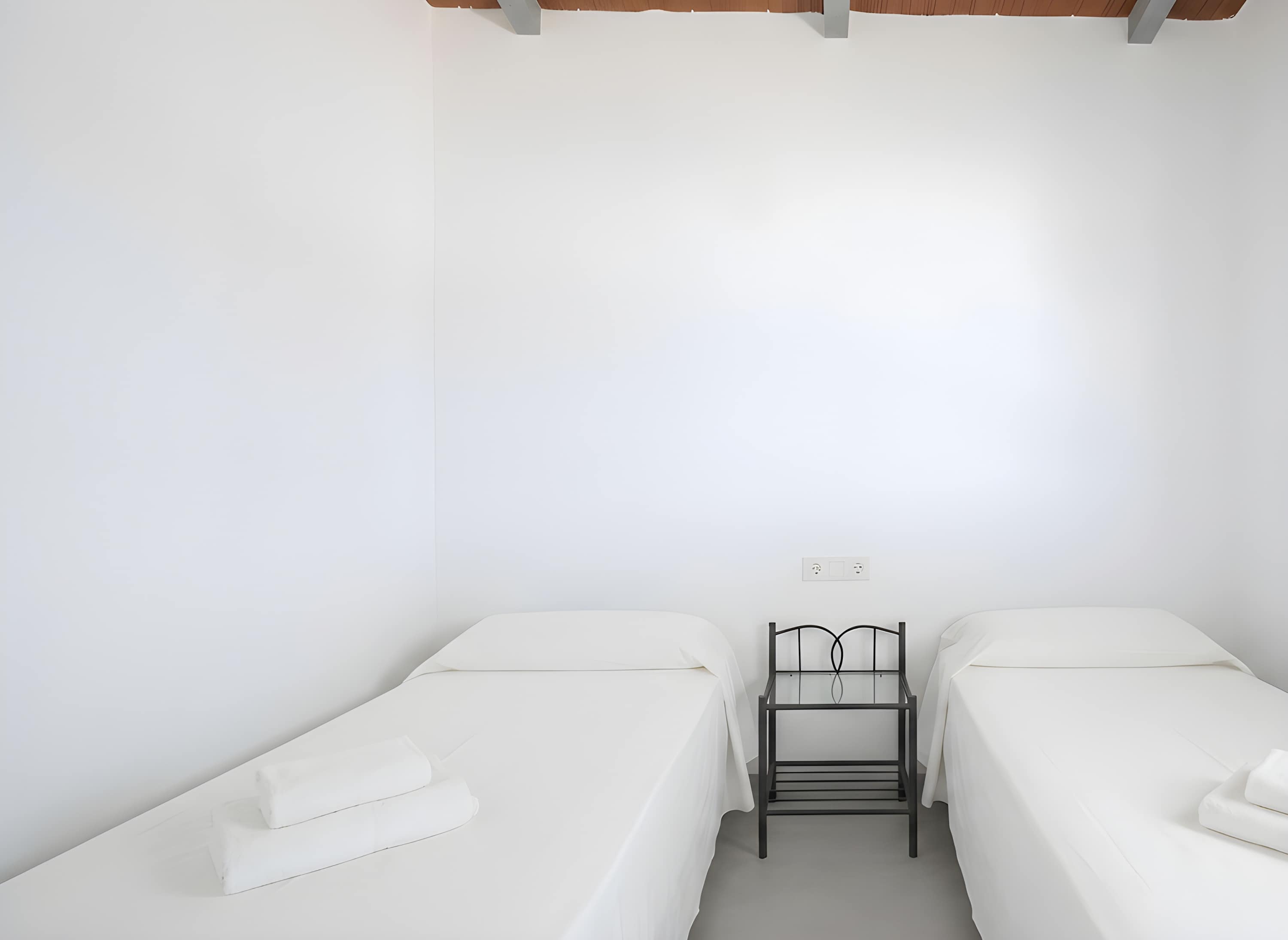 Encantador Chalet con Piscina y Terraza Soleada cerca del Mar en Conil - image 21