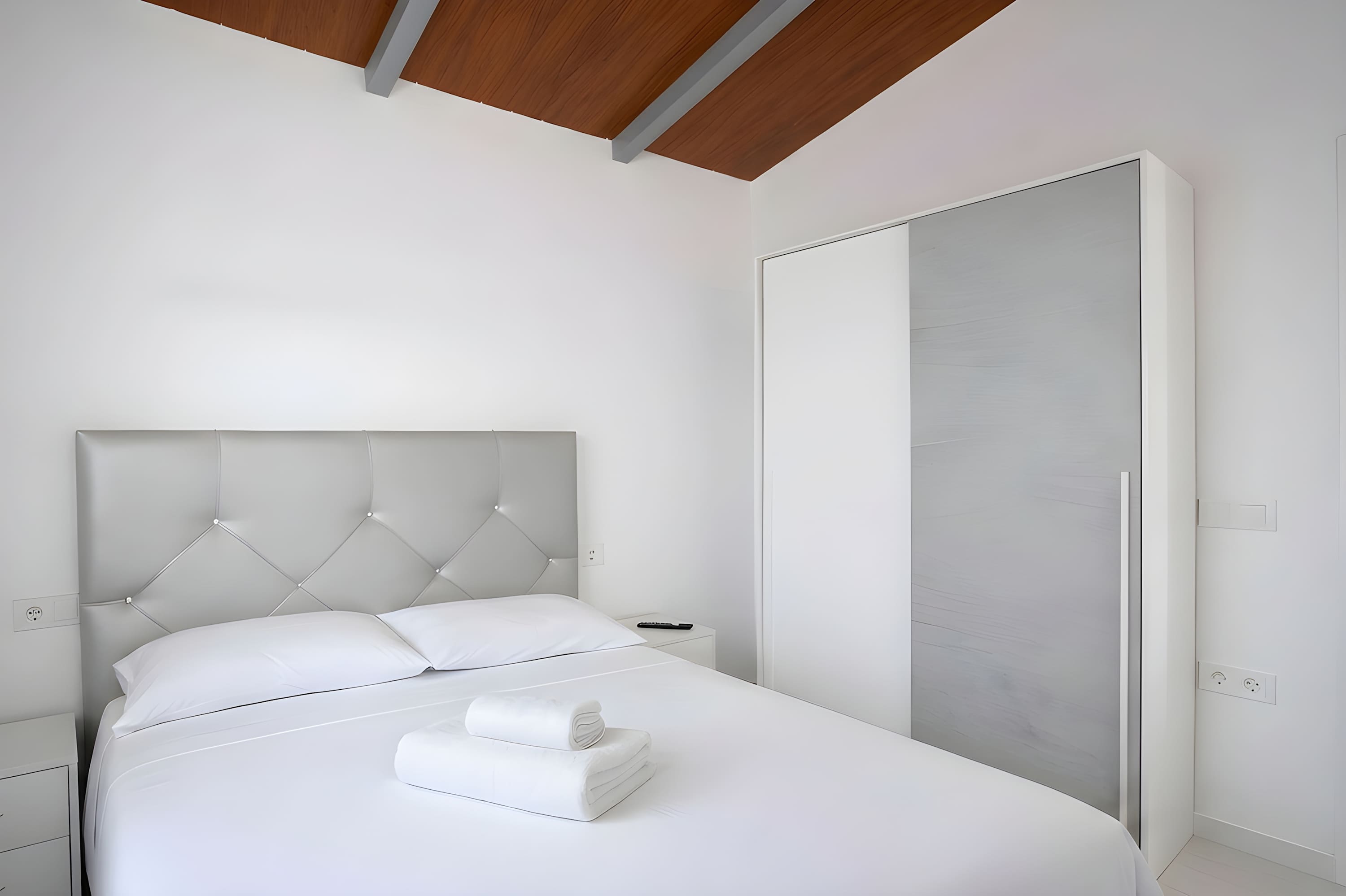 Encantador Chalet con Piscina y Terraza Soleada cerca del Mar en Conil - image 17