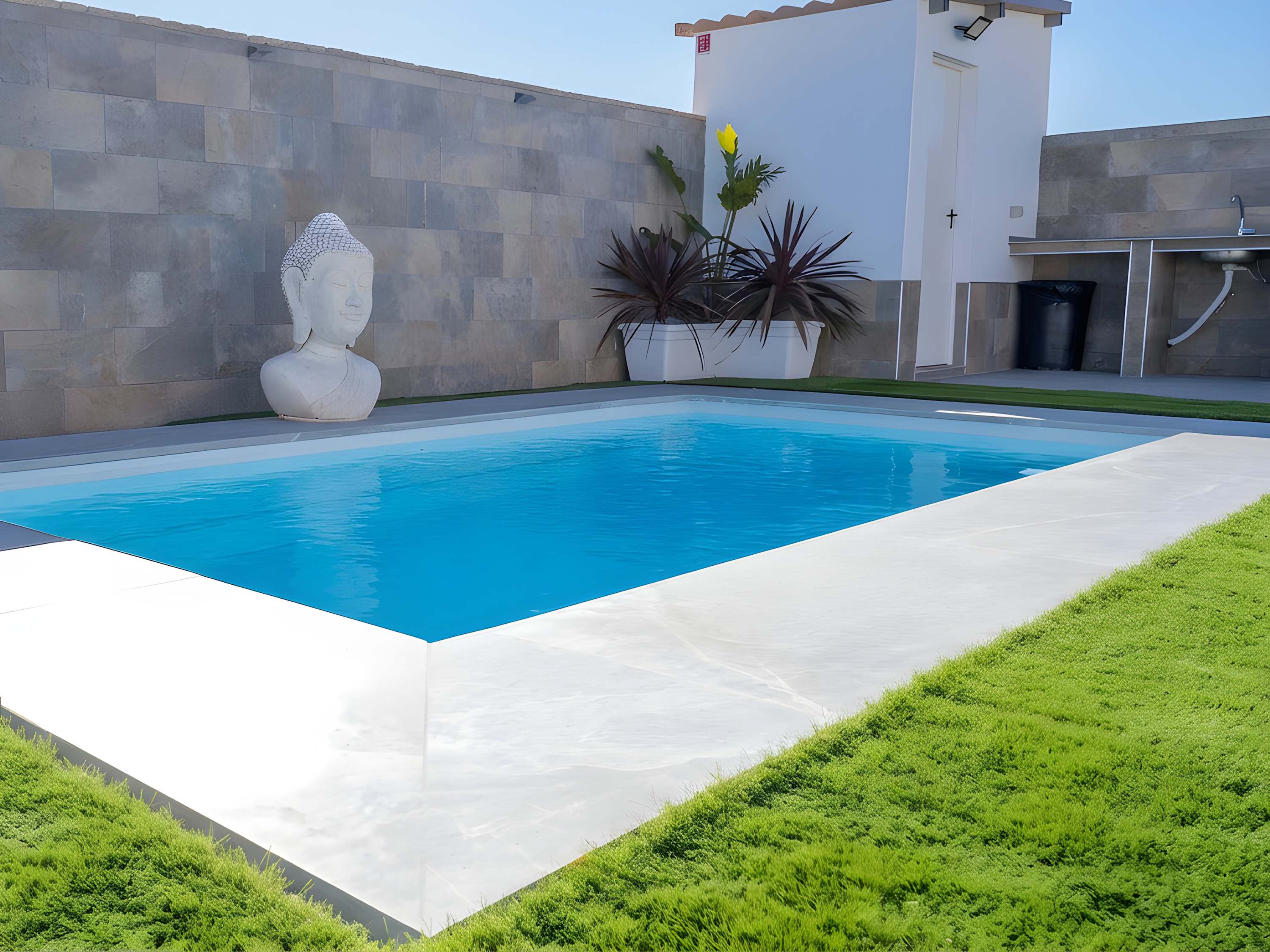 Encantador Chalet con Piscina y Terraza Soleada cerca del Mar en Conil - image 33