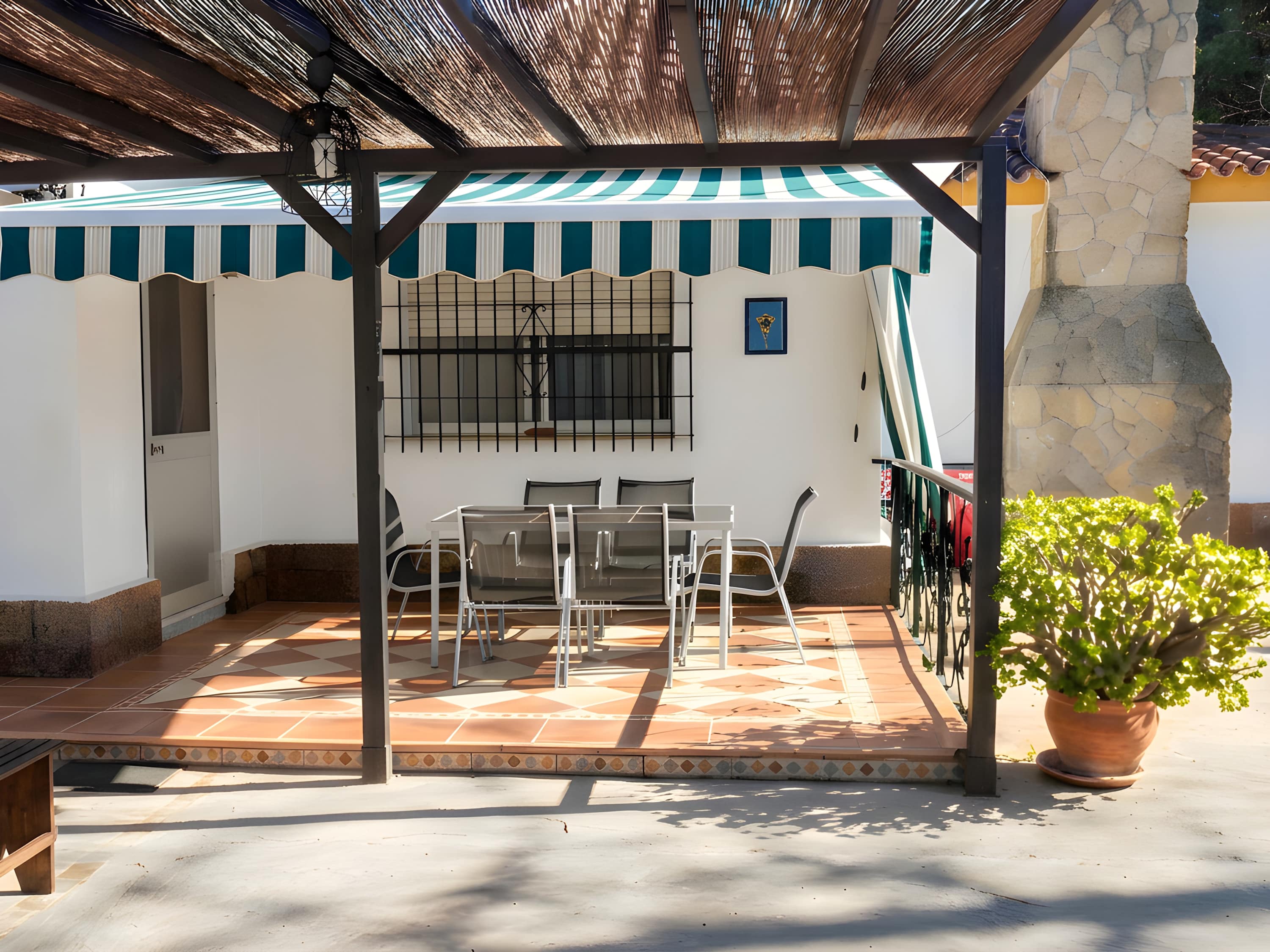 Chalet con Piscina Privada y Barbacoa – Ideal Familias y Grupos, Jerez - image 4