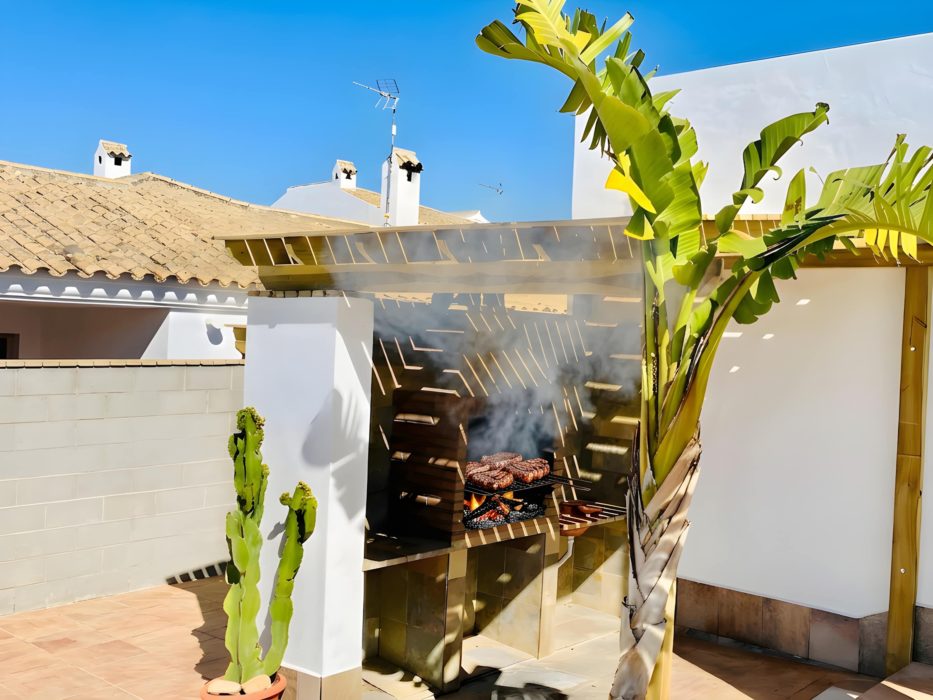 Encantador Chalet con Piscina y Jardín Privado junto a las Playas de Conil - image 4
