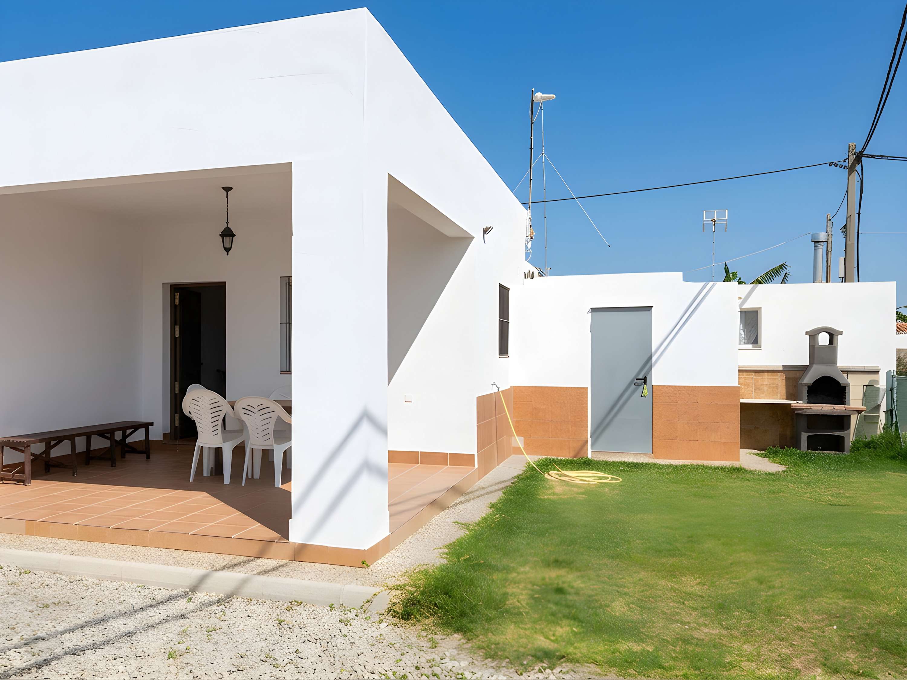 Chalet con Terraza y Barbacoa a 3 min de la Playa  El Palmar - image 3