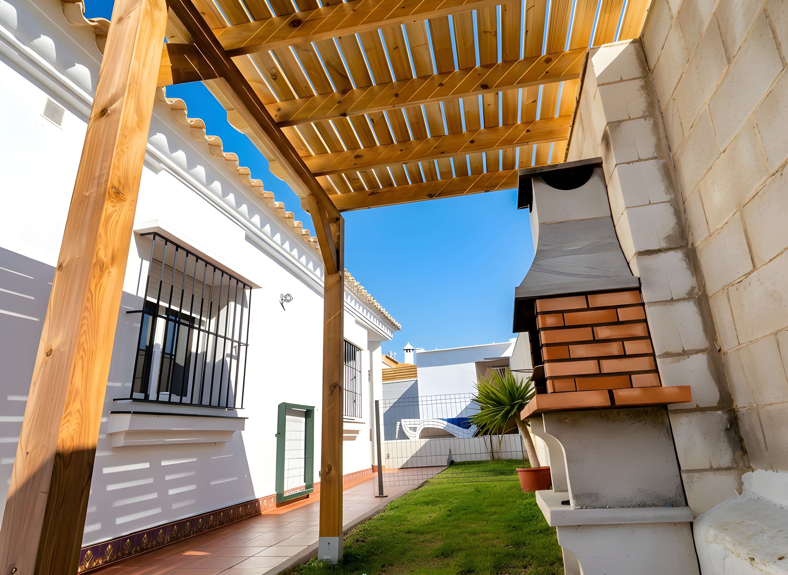 Chalet Vacacional con Piscina Privada y Parking Cerca de la Playa - image 24
