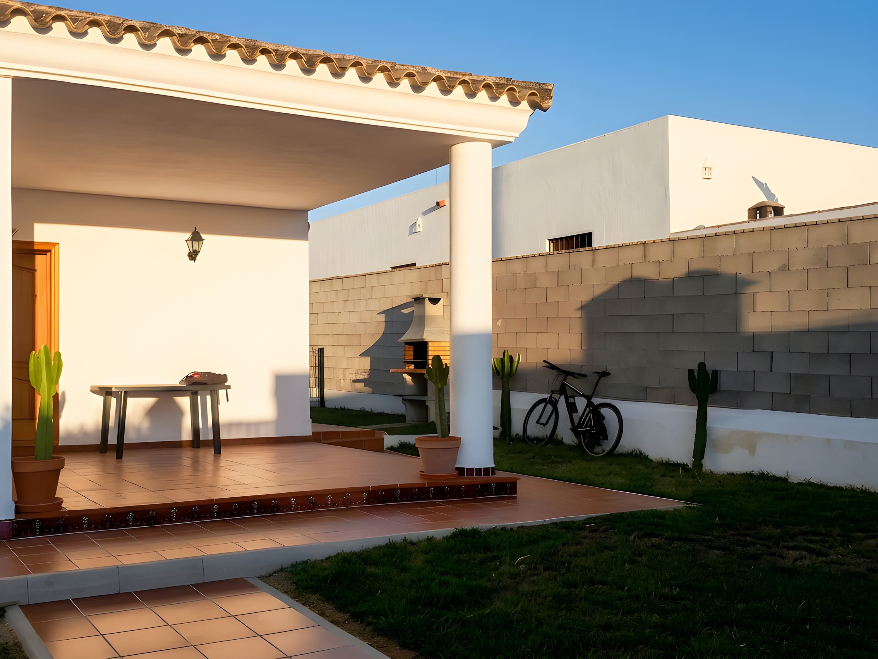 Chalet Vacacional con Piscina Privada y Parking Cerca de la Playa - image 22