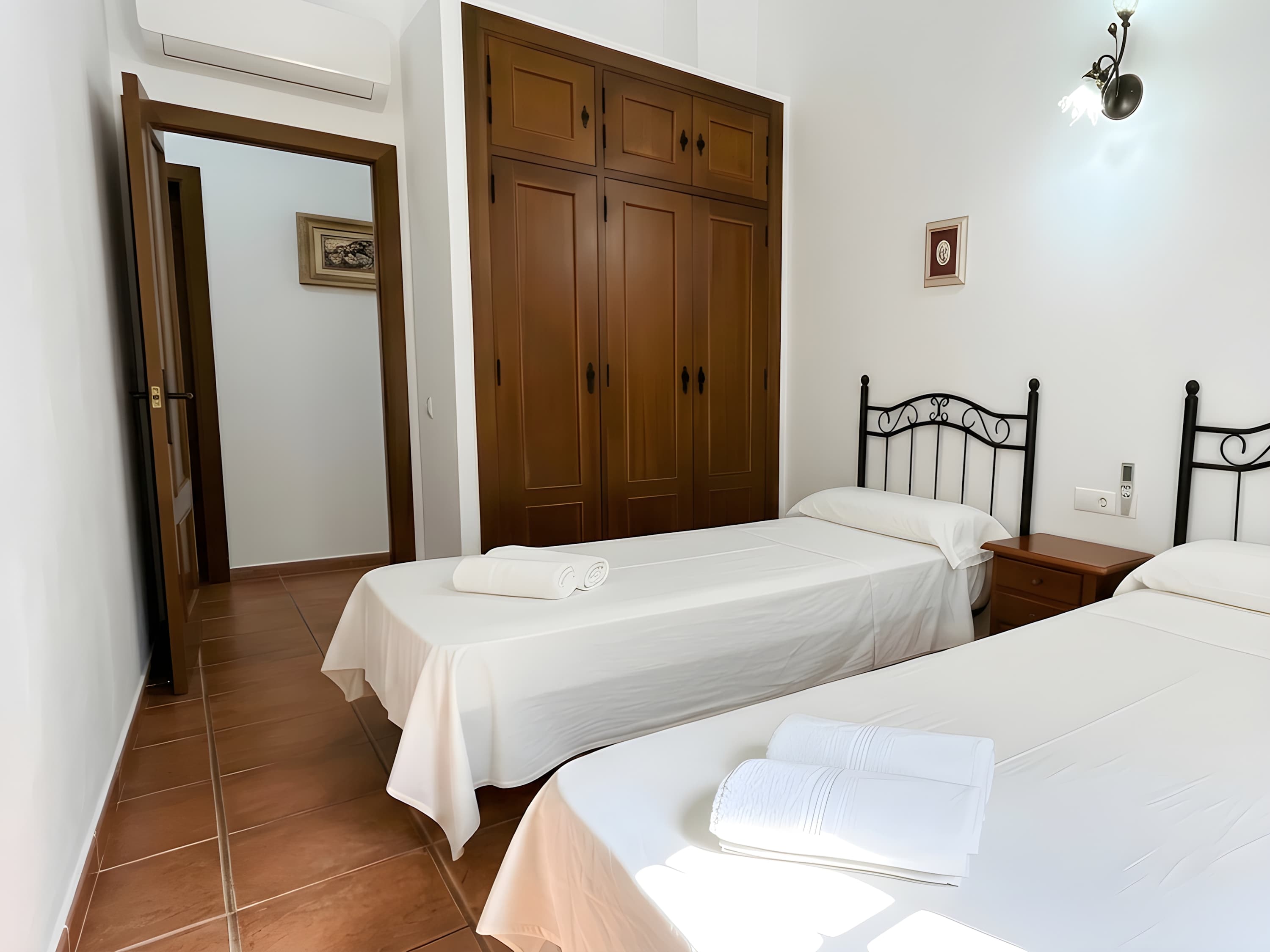 Chalet con piscina privada grupos de 6 personas - image 20