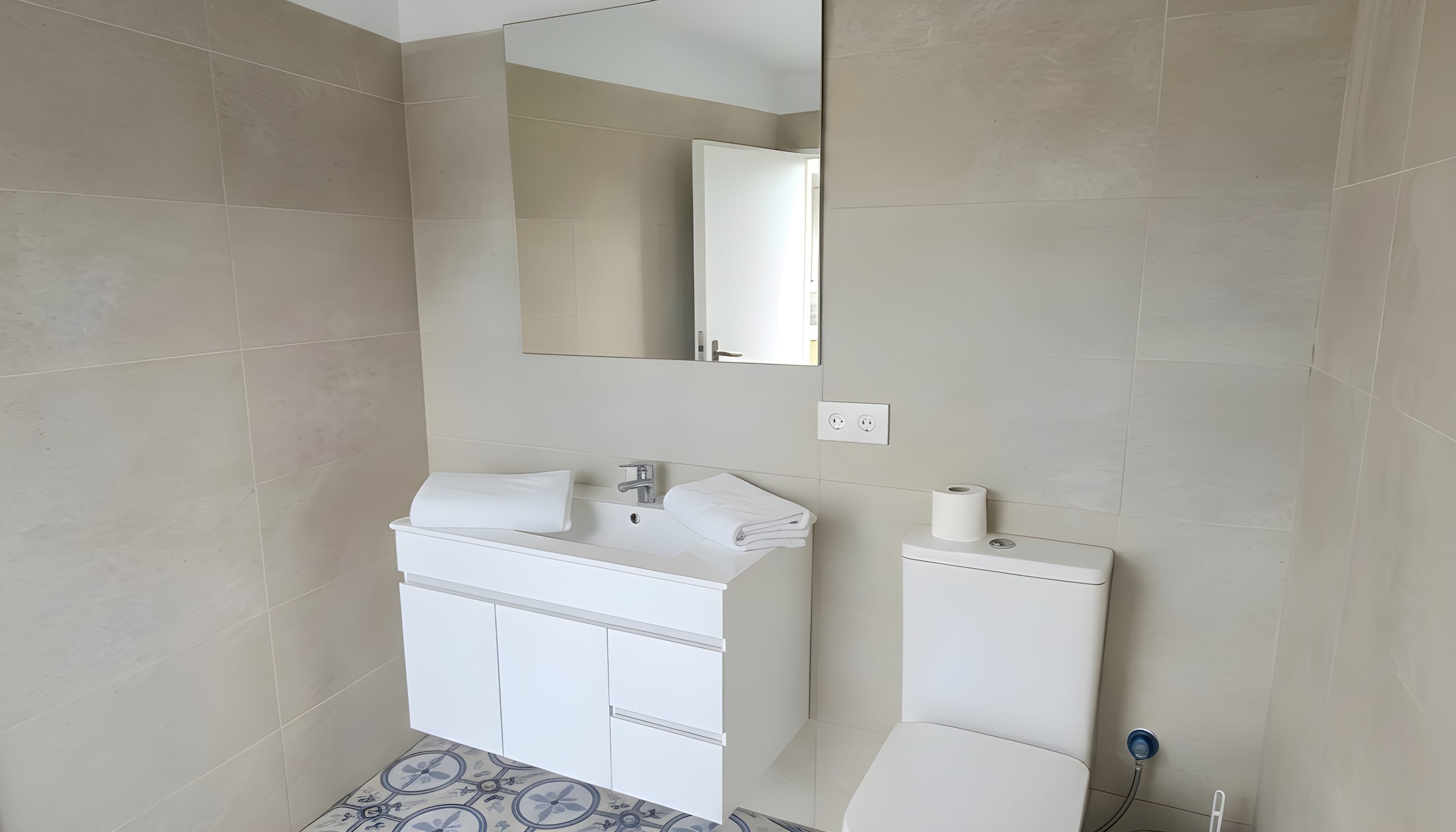 Alojamiento en Conil a 5 min del mar, con WiFi y terraza con piscina - image 16