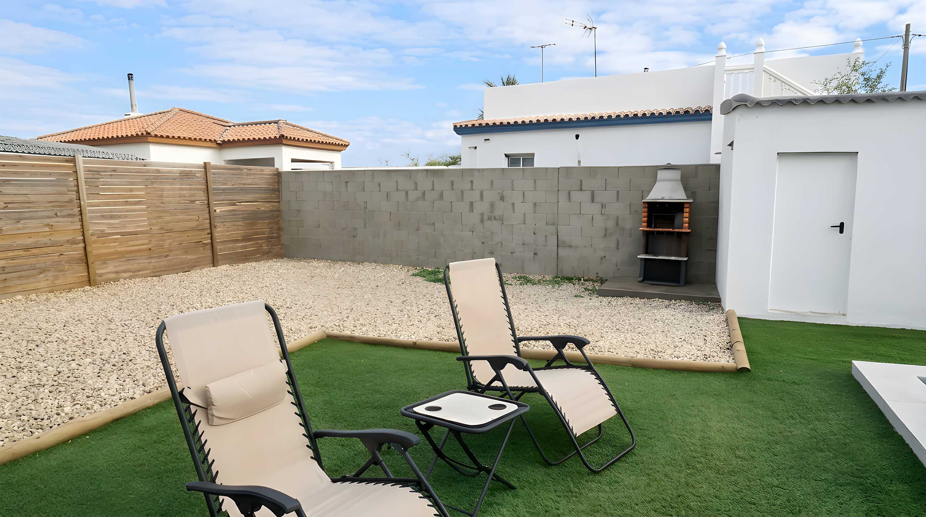 Alojamiento en Conil a 5 min del mar, con WiFi y terraza con piscina - image 2