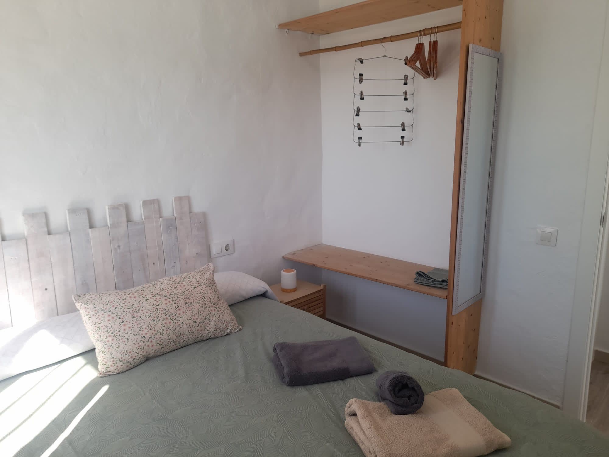 Casita en El Palmar con jardín y parking, ideal para parejas cerca del mar - image 7