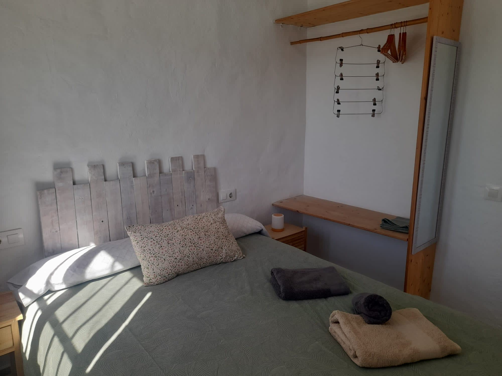 Casita en El Palmar con jardín y parking, ideal para parejas cerca del mar - image 8