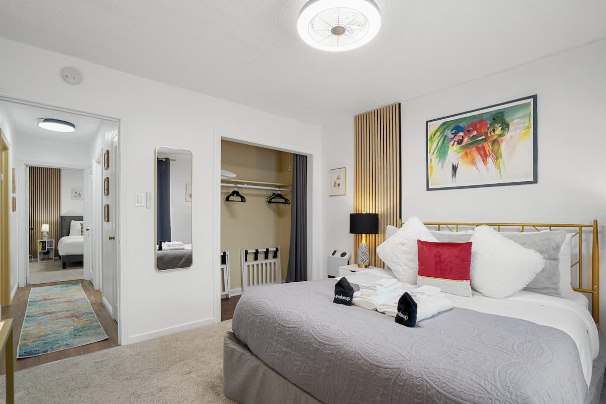 Ocean Peek & Palm Patio Escape