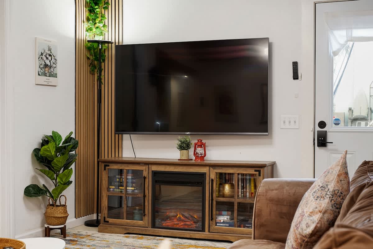 Beach Block 2-Bedroom w/ Palm Courtyard