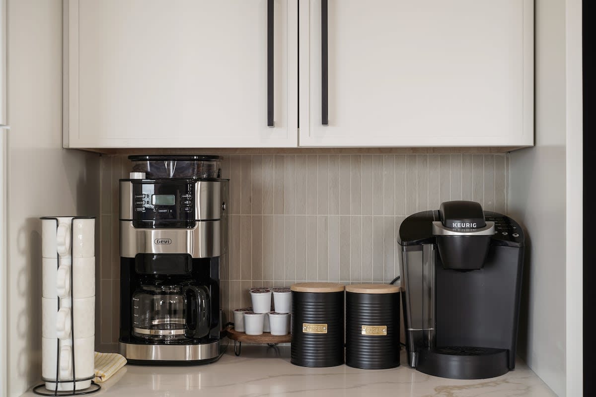 Luxury 3BR/2BA Home w/Ocean Sunset Views & Private Yard photo 43