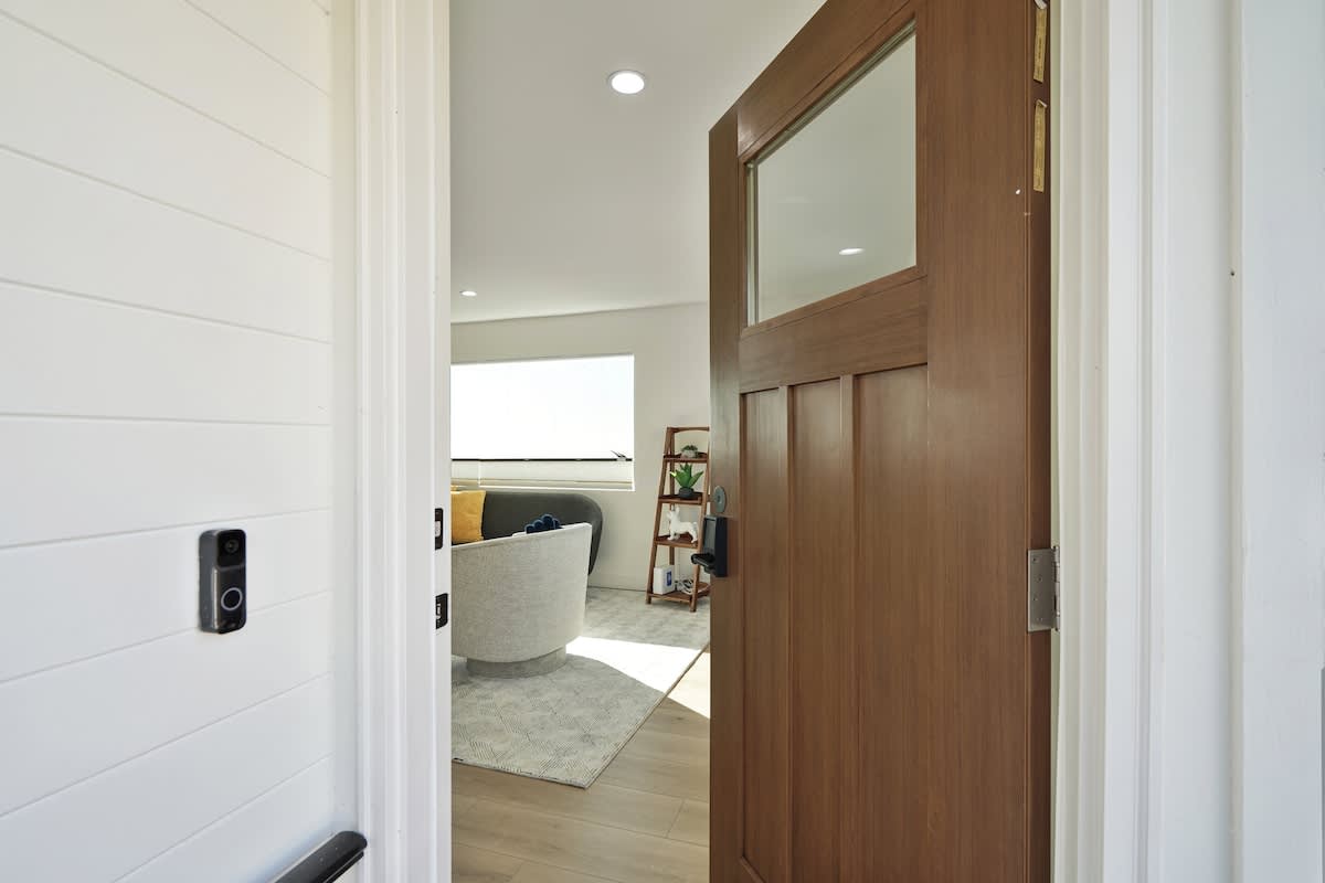 Luxury 3BR/2BA Home w/Ocean Sunset Views & Private Yard photo 36