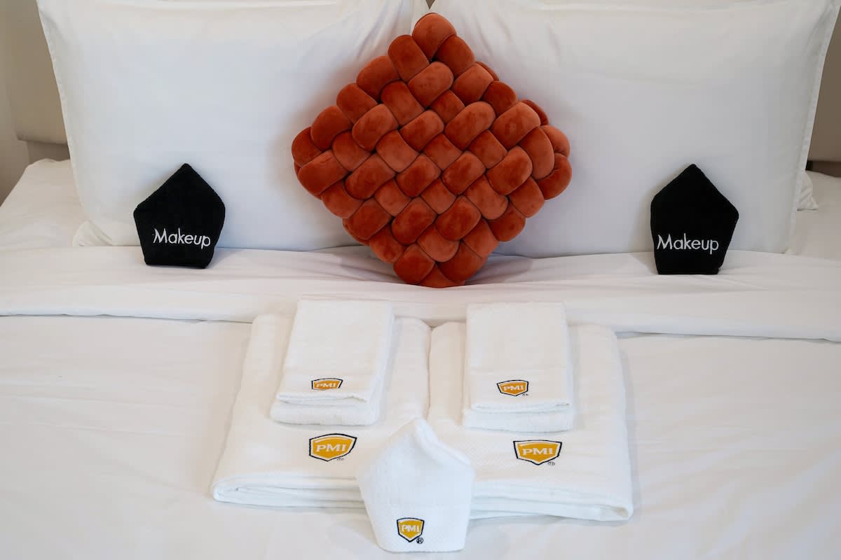 Luxury 3BR/2BA Home w/Ocean Sunset Views & Private Yard photo 51