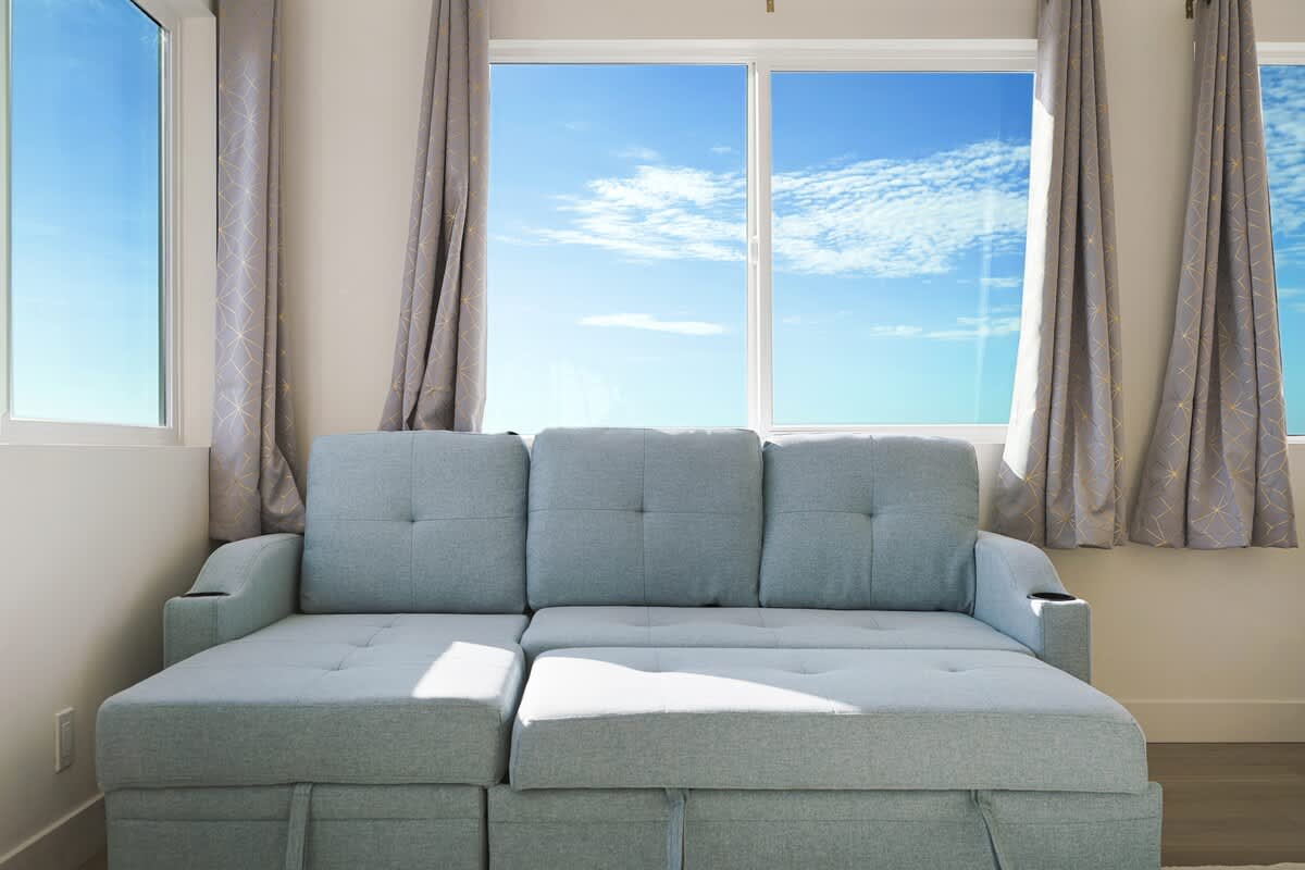 Luxury 3BR/2BA Home w/Ocean Sunset Views & Private Yard photo 24