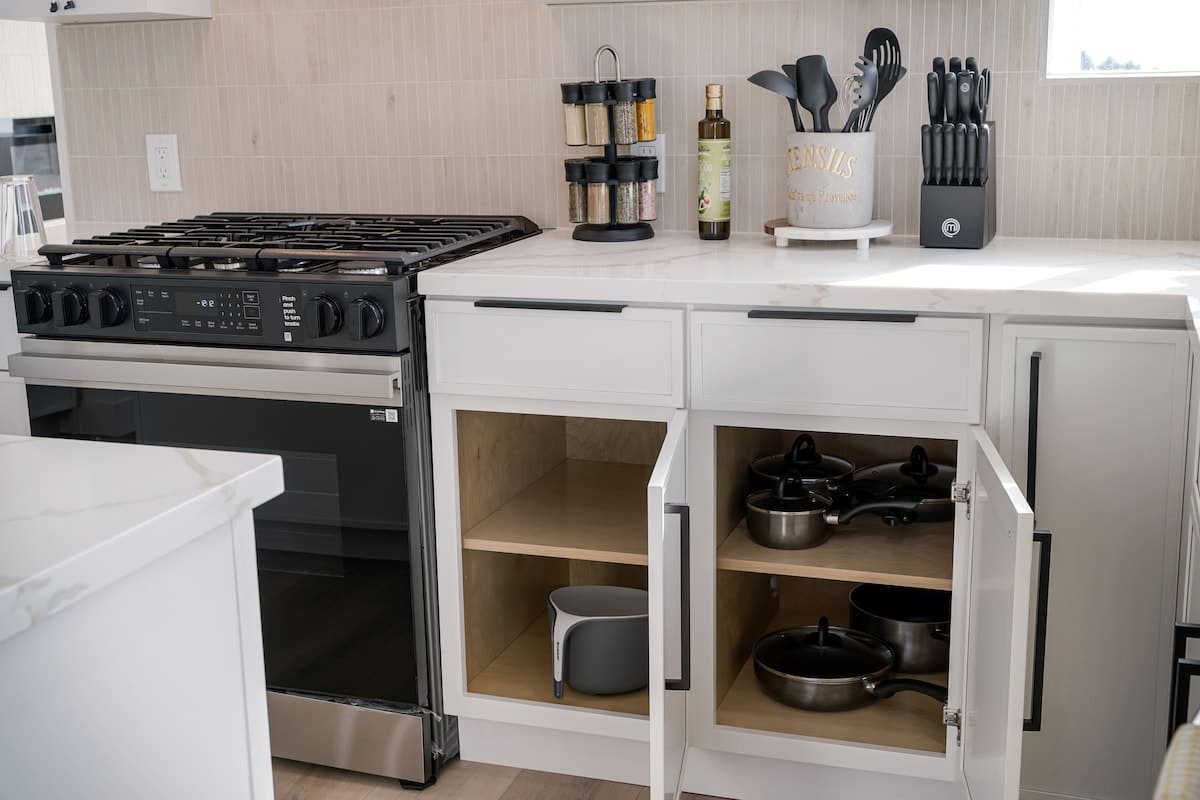 Luxury 3BR/2BA Home w/Ocean Sunset Views & Private Yard photo 23