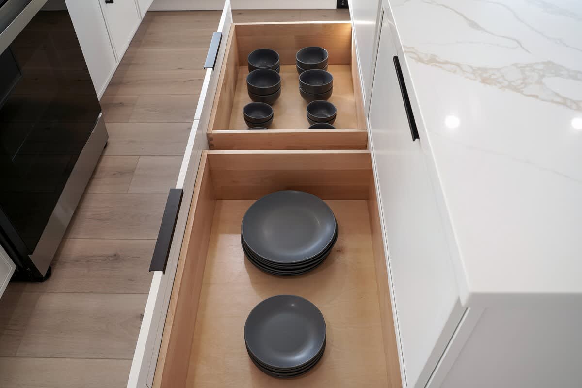 Luxury 3BR/2BA Home w/Ocean Sunset Views & Private Yard photo 7