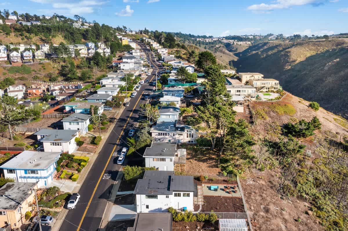 Luxury 3BR/2BA Home w/Ocean Sunset Views & Private Yard photo 57