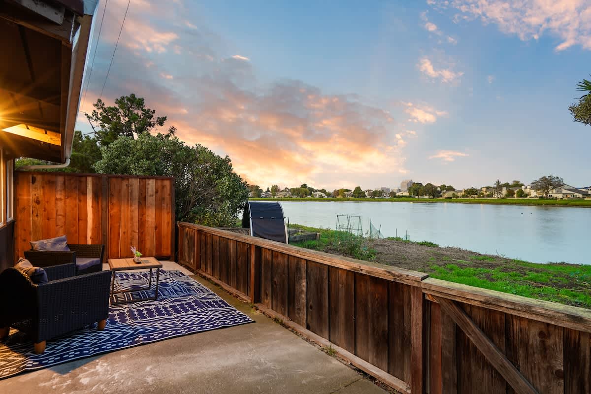 LakeFront Lavender House photo 9