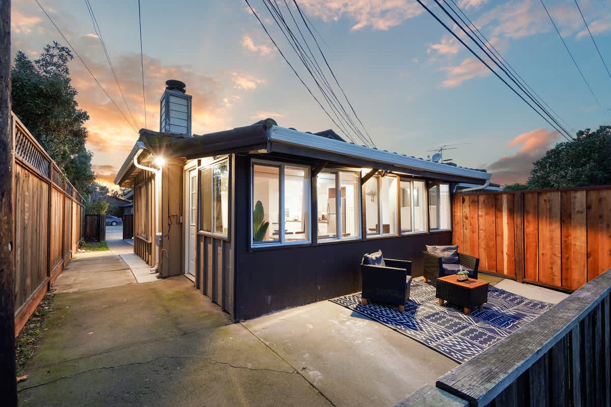 LakeFront Lavender House photo 8