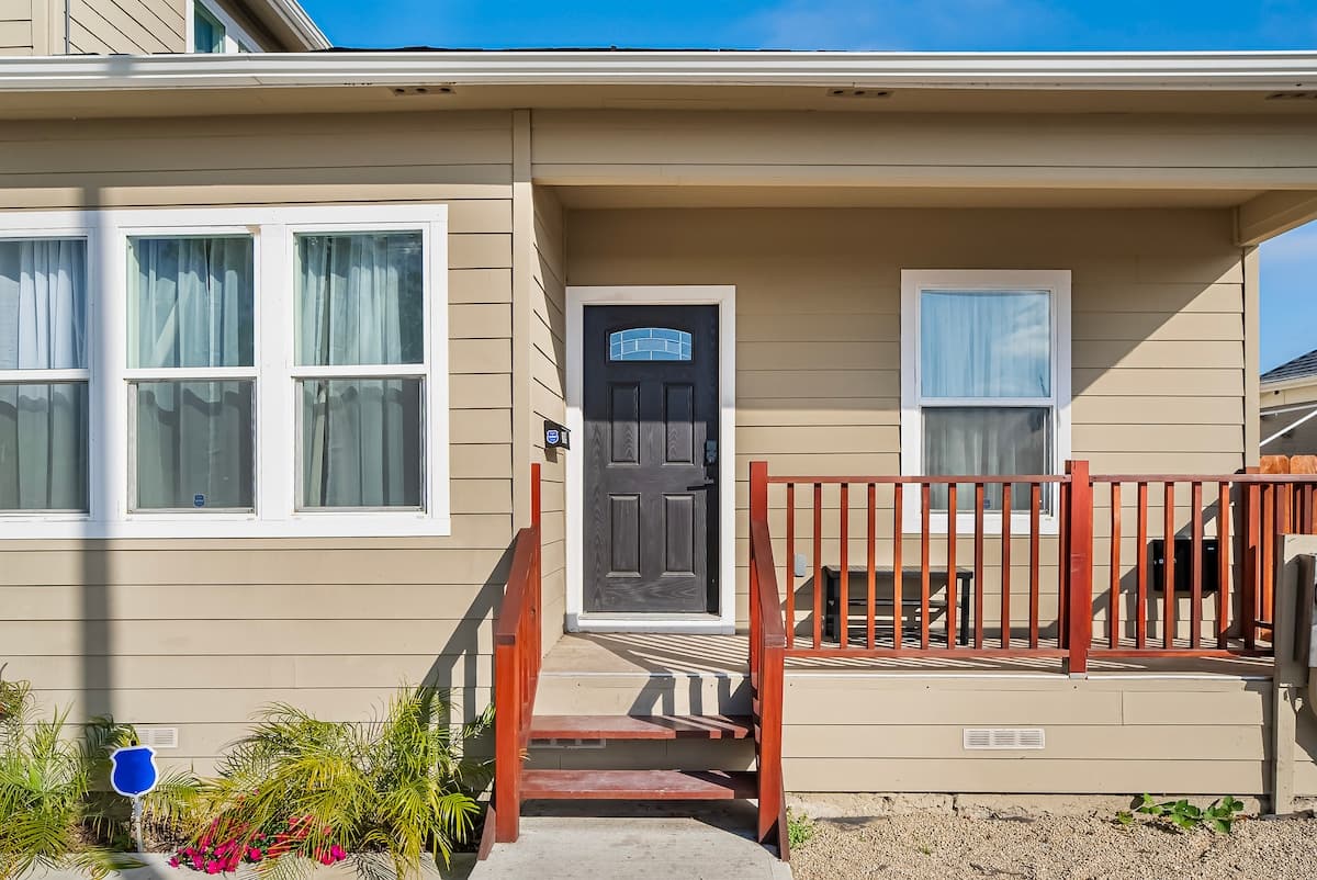Massive 8BR Home in Hayward with AC/ Free Parking photo 61