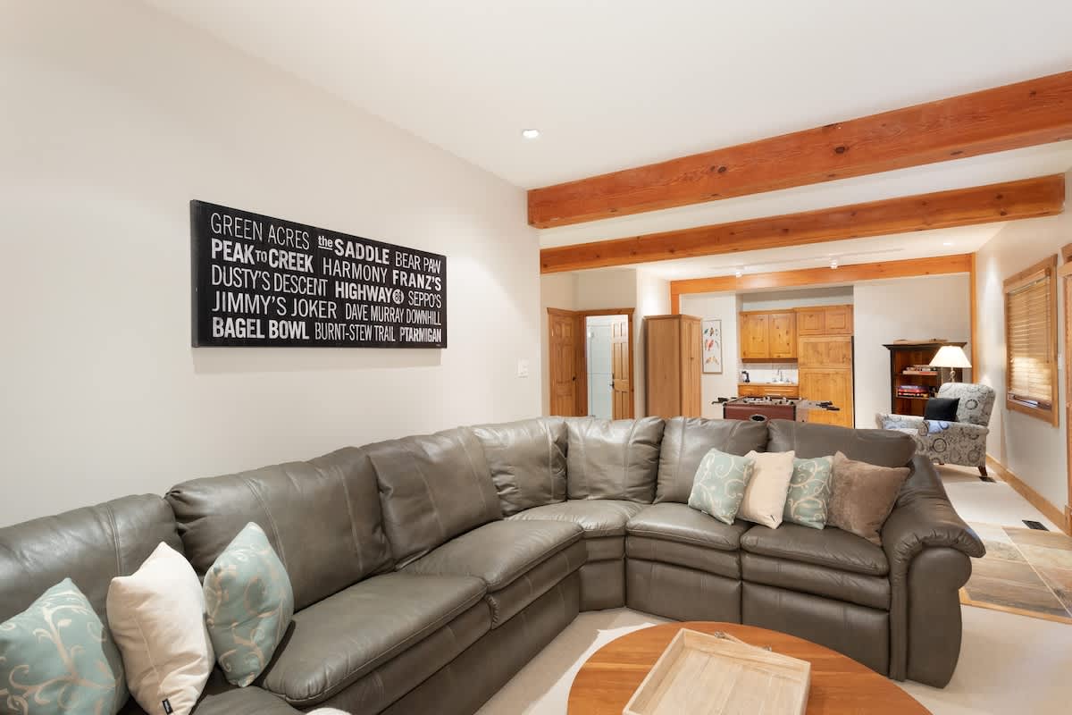 Meadow Green Chalet 3