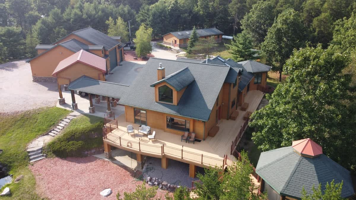 10-Acre Private Resort: Hot Tub & Pickleball — Wisconsin Dells, WI — vacation rental