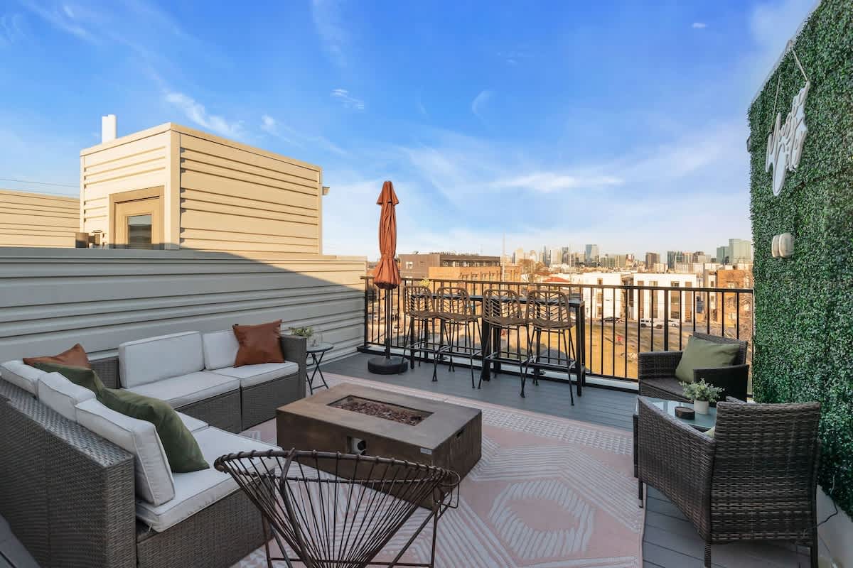 * TWO Bold Nashville Party Pads + Downtown Views*
