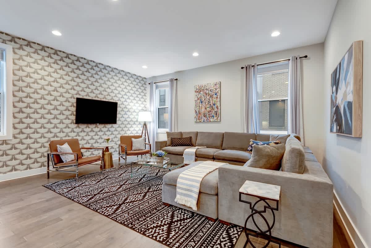 Nashville Skyline Views – Floor to Floor