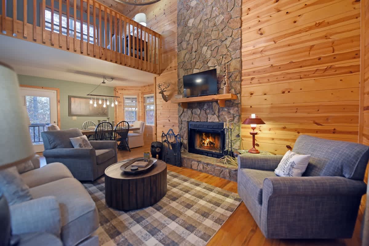 Hayden’s Hideaway - View, hot tub, game room, fun! — Blairsville, GA — vacation rental