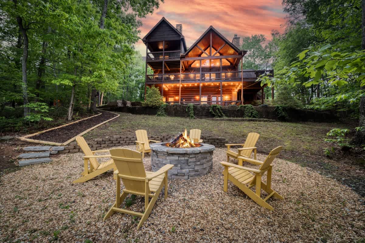 Western Sky - Lovely view, hot tub, fire pit, pets — Blue Ridge, GA — vacation rental