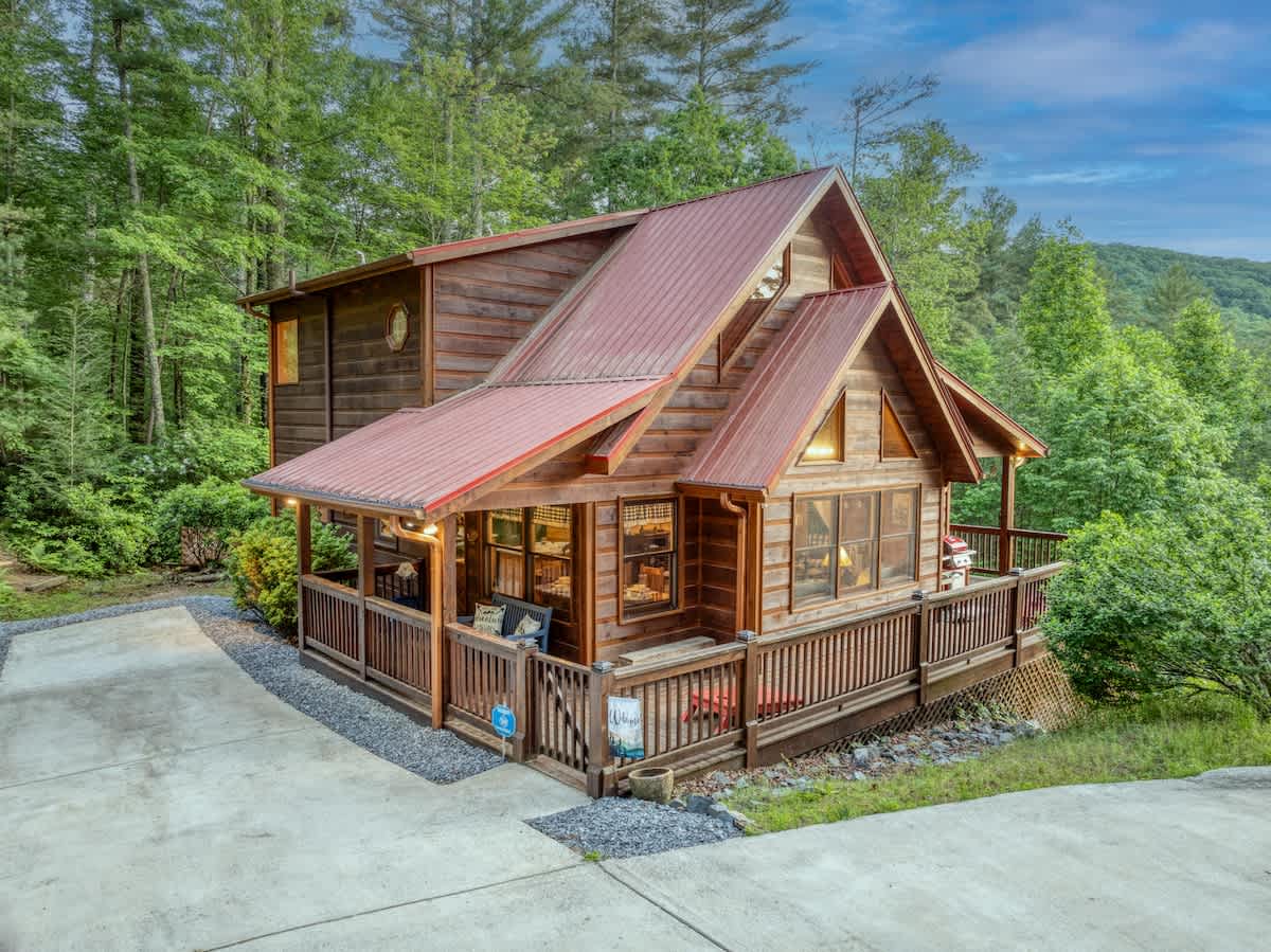Waldhaus- Great Deal!  View, Pet Friendly, Hot Tub — Blue Ridge, GA — vacation rental