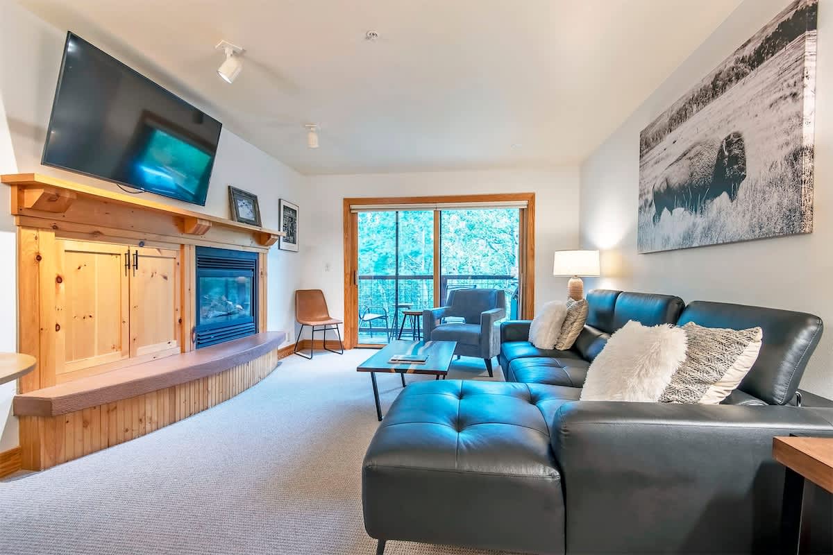 Modern Remodel Top Level Corner Unit with Hot Tubs — Driggs, ID — vacation rental