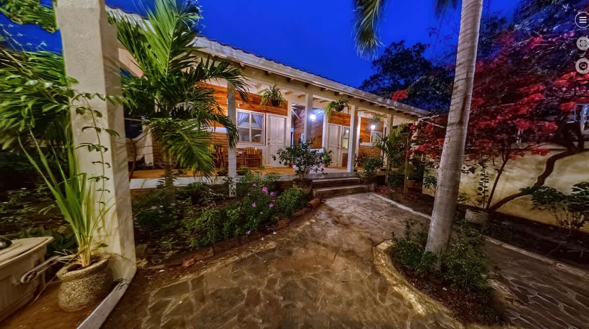 Romantic Beachfront Casita w Pool-AC-Fast WIFI