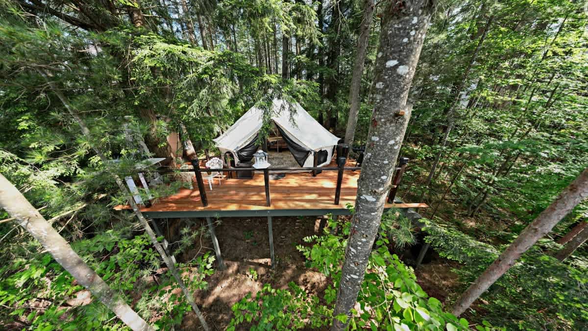 2 Romantic Island Cabins for 5 - Hot Tub,Boat