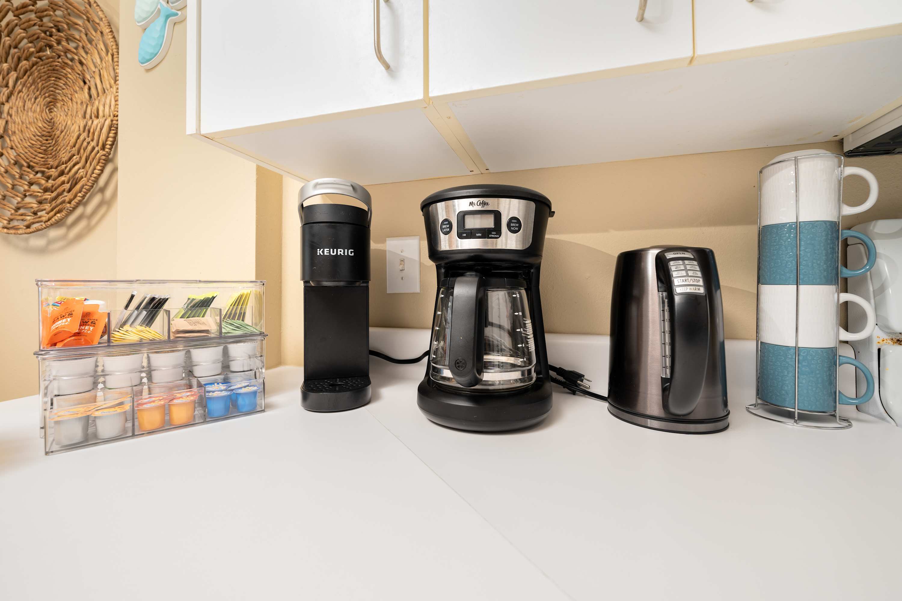 Beachfront Views and Resort Amenities 6