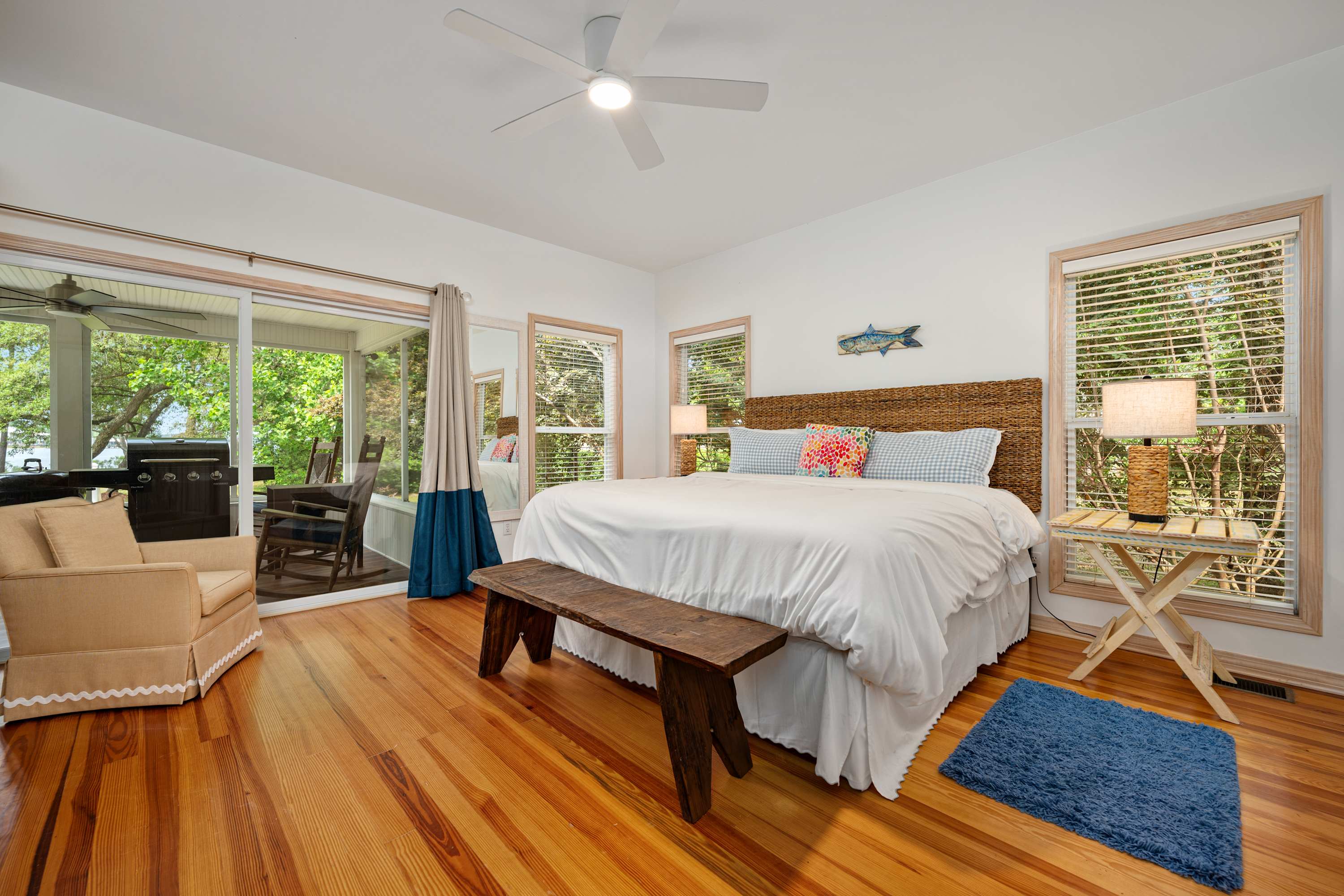 Waterfront Compound for 23 + Pets | Private Boat Dock, Multiple Living Areas | Free Tickets for Mini Golf, Helicopter Tours, Zoo Visits, + Cruises! 2